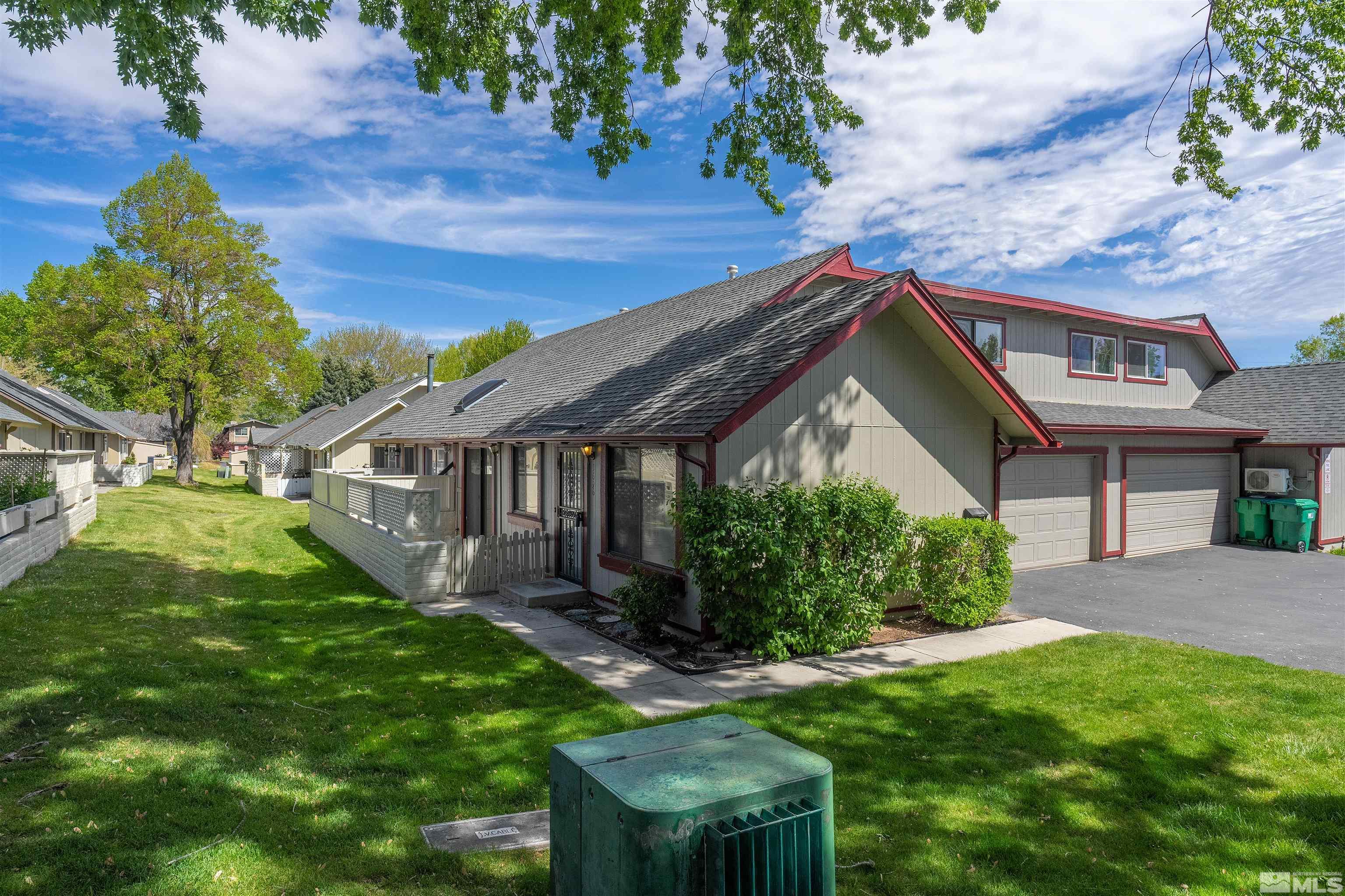 Photo #3: 240005407 Listing 