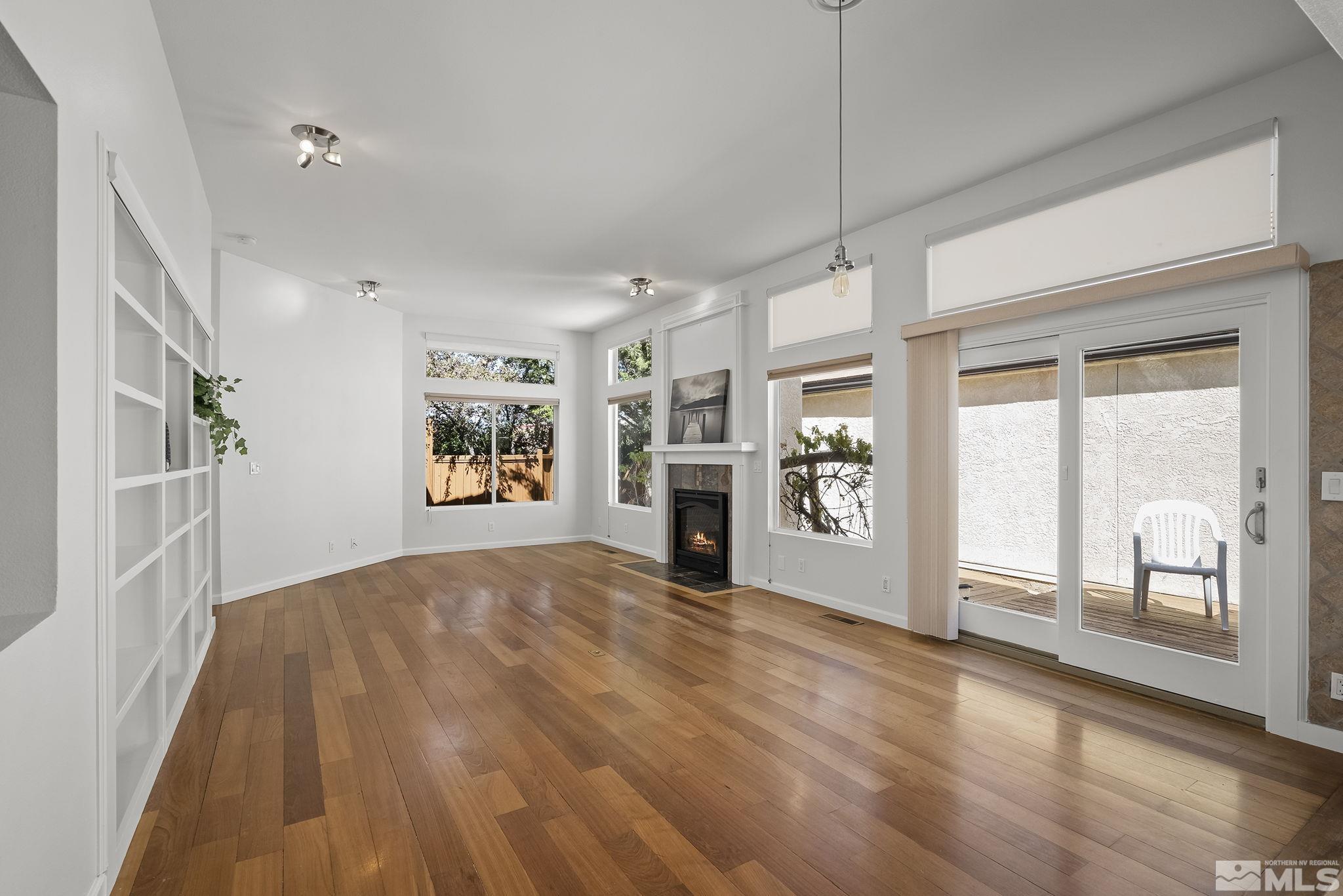 Photo #2: 240005438 Listing 