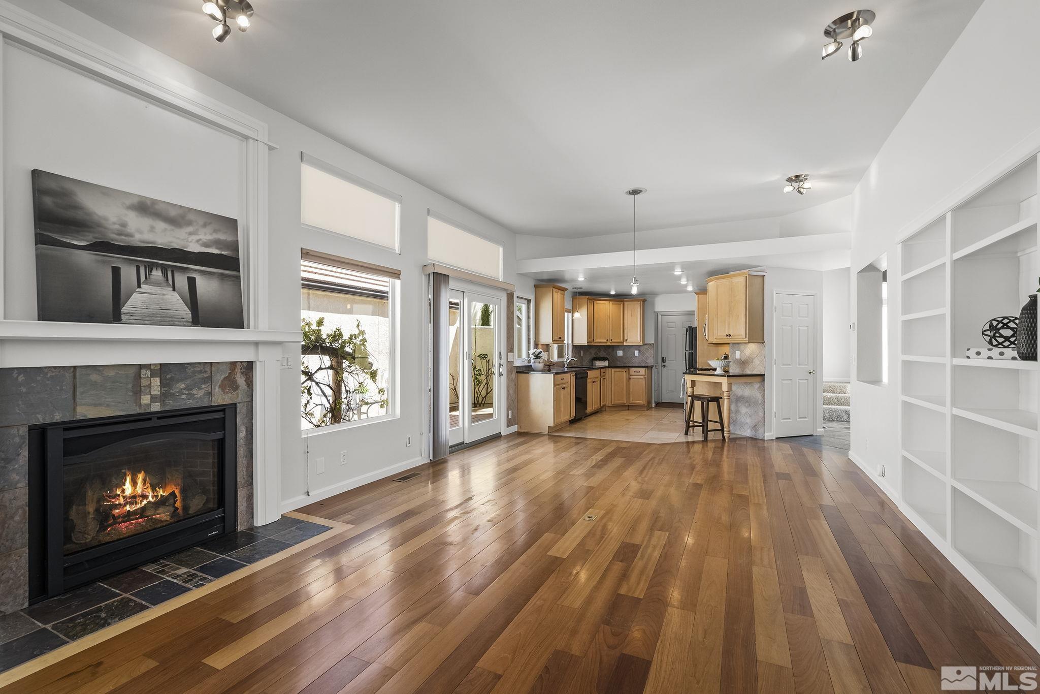 Photo #3: 240005438 Listing 