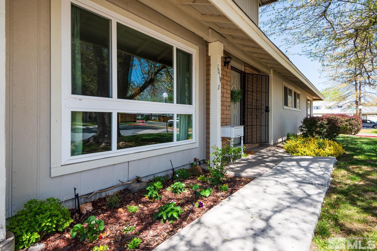 Photo #3: 240005481 Listing 