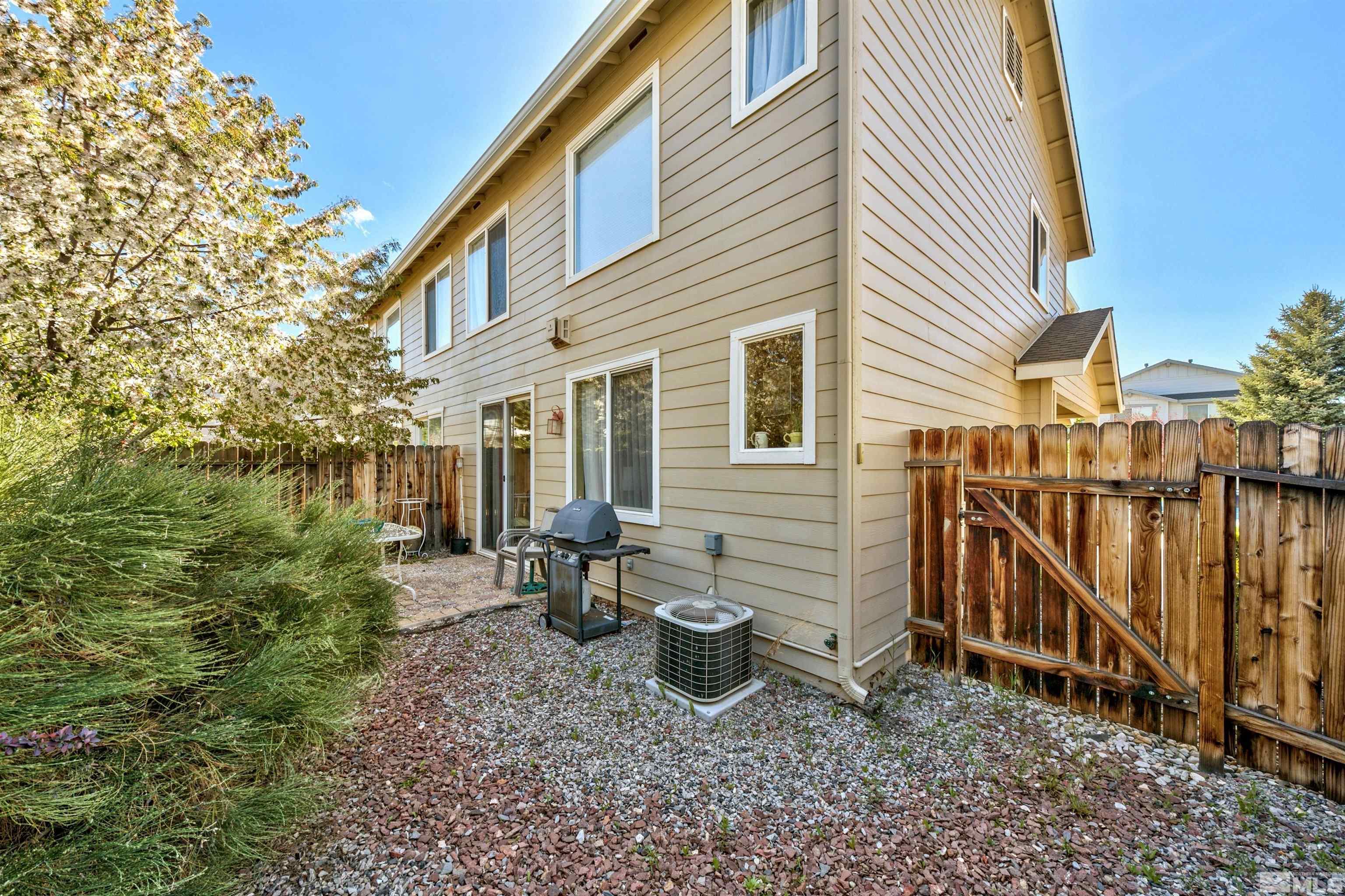 Photo #3: 240005504 Listing 