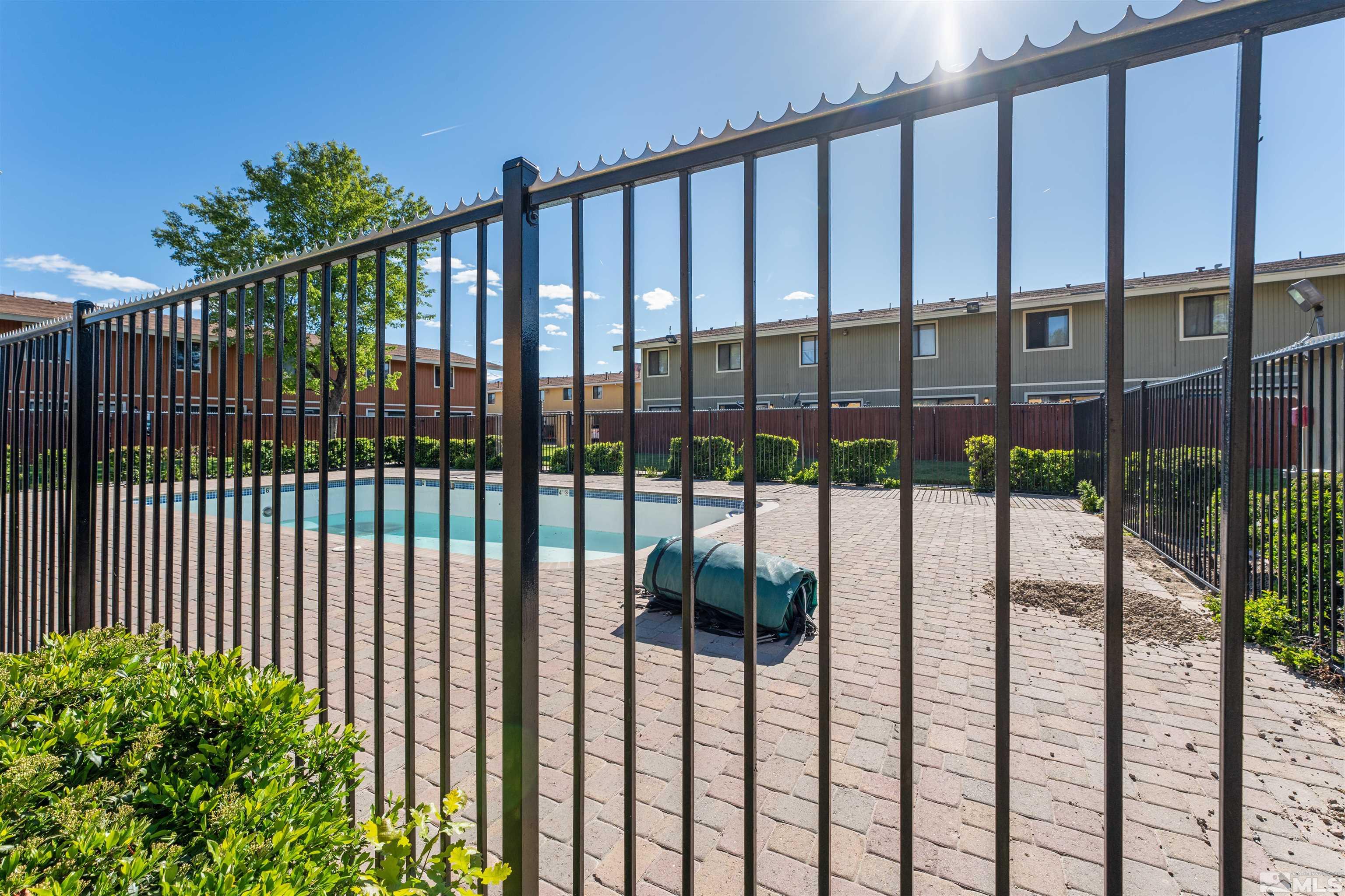 Photo #4: 240005535 Listing 