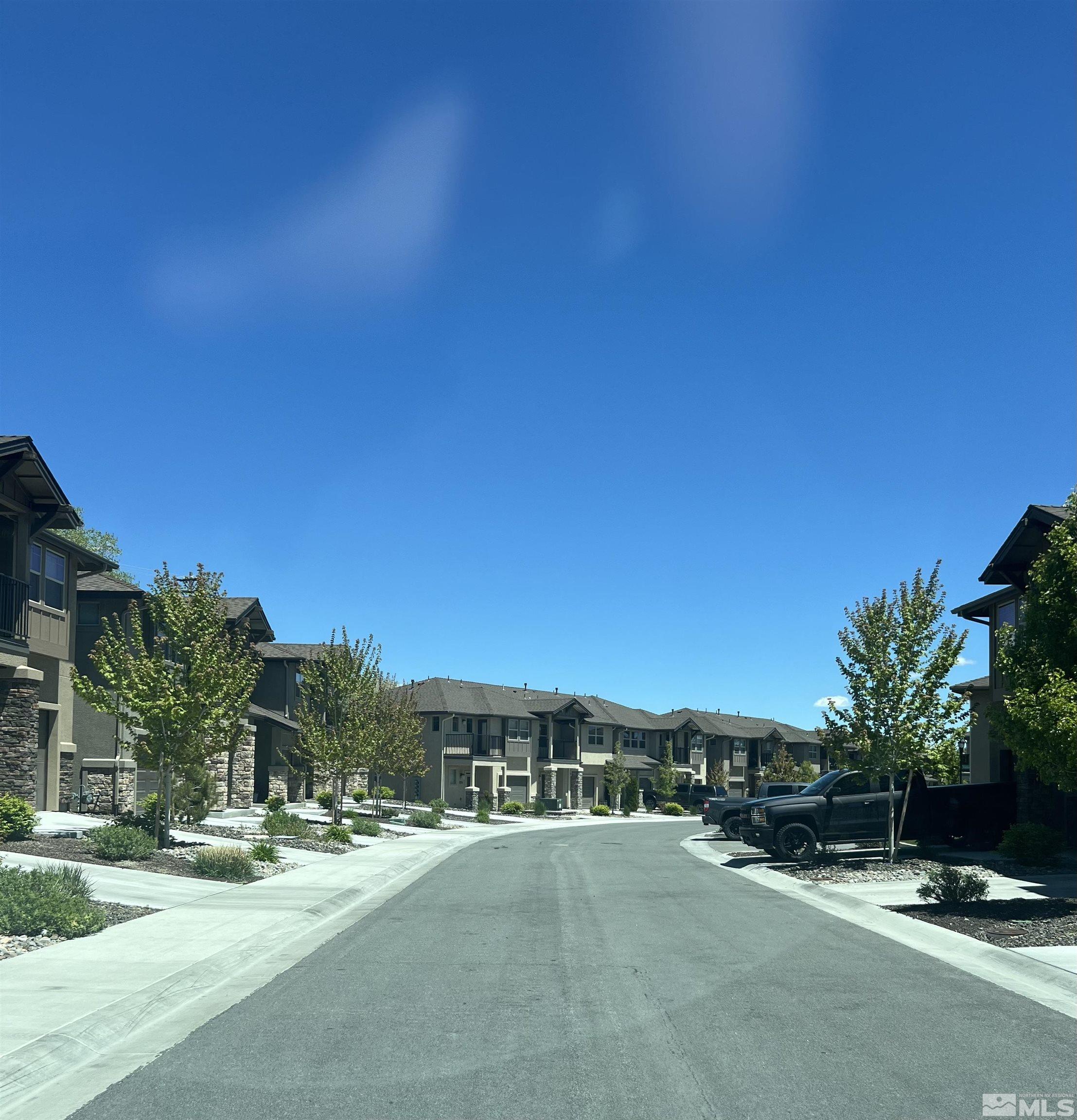 Photo #2: 240005541 Listing 
