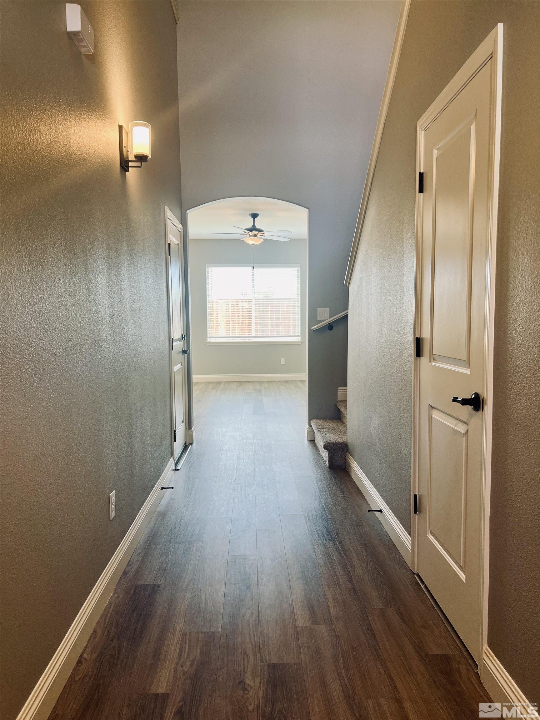 Photo #4: 240005541 Listing 