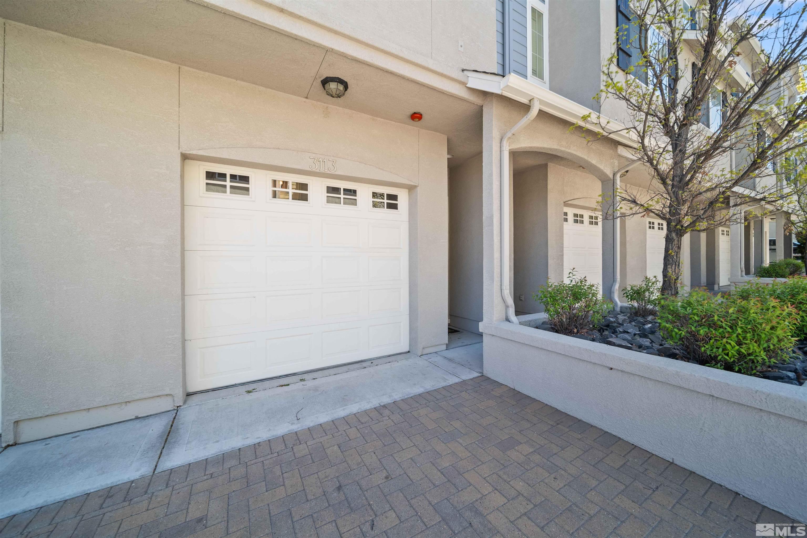 Photo #2: 240005727 Listing 