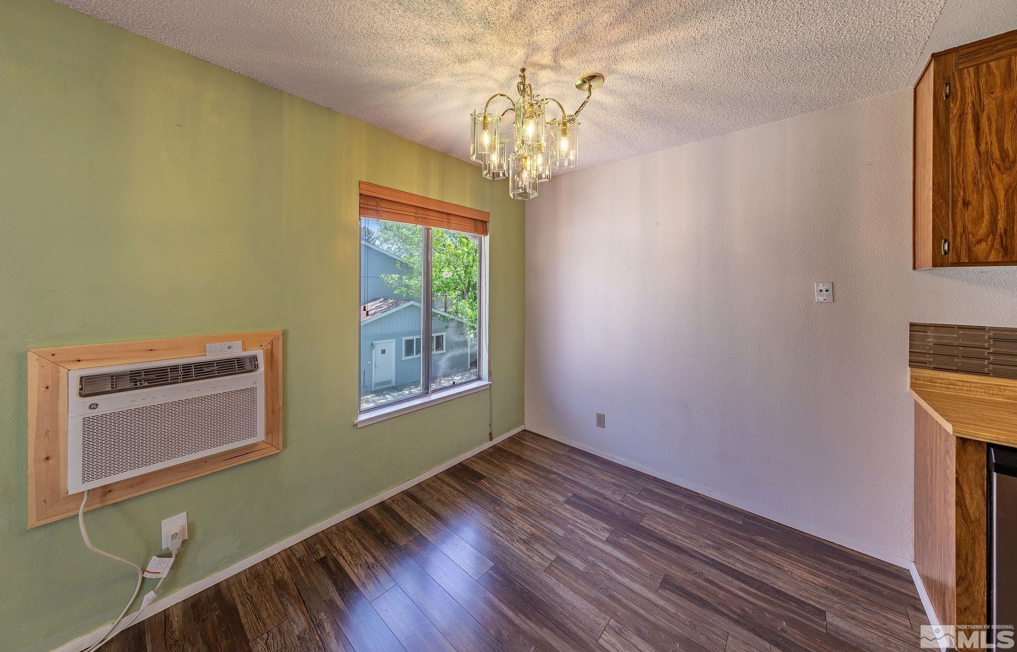 Photo #3: 240005745 Listing 