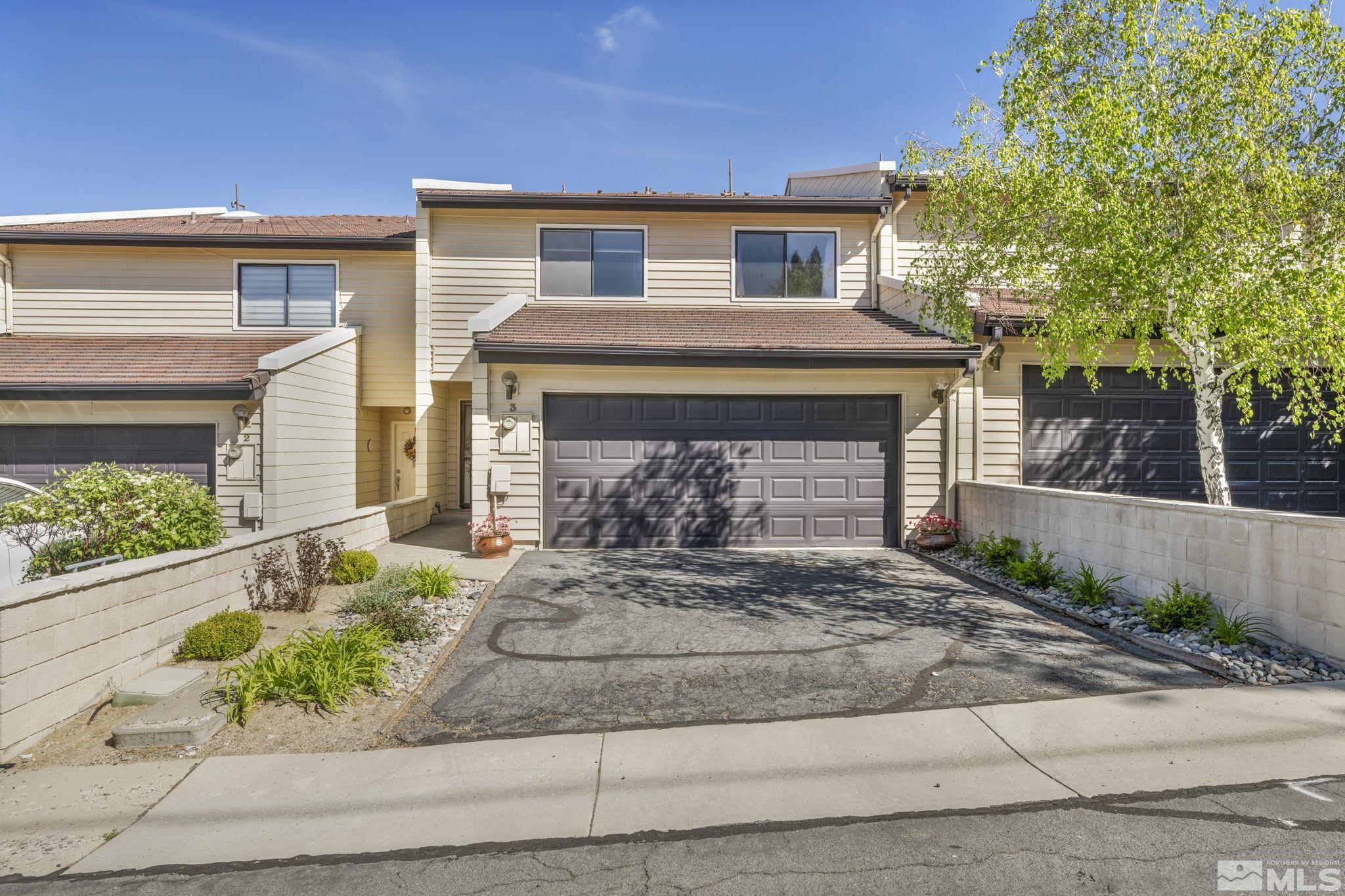 Photo #3: 240005767 Listing 