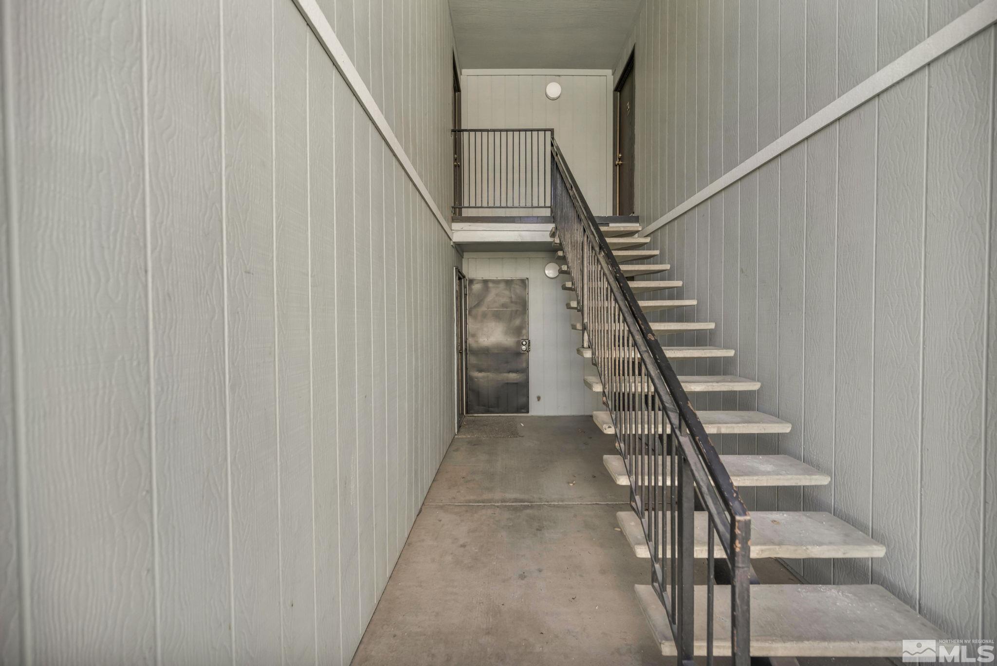 Photo #4: 240005798 Listing 