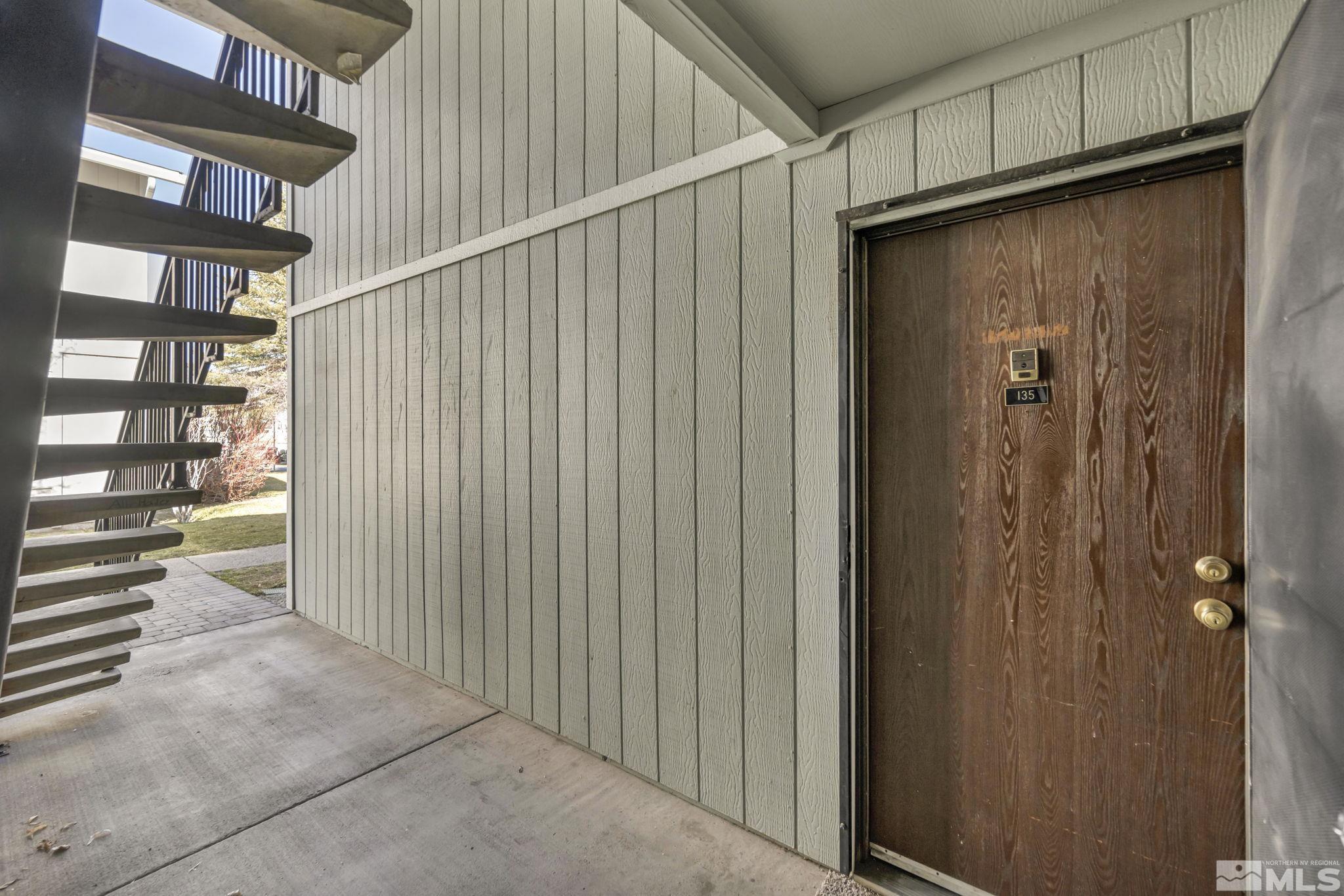 Photo #5: 240005798 Listing 