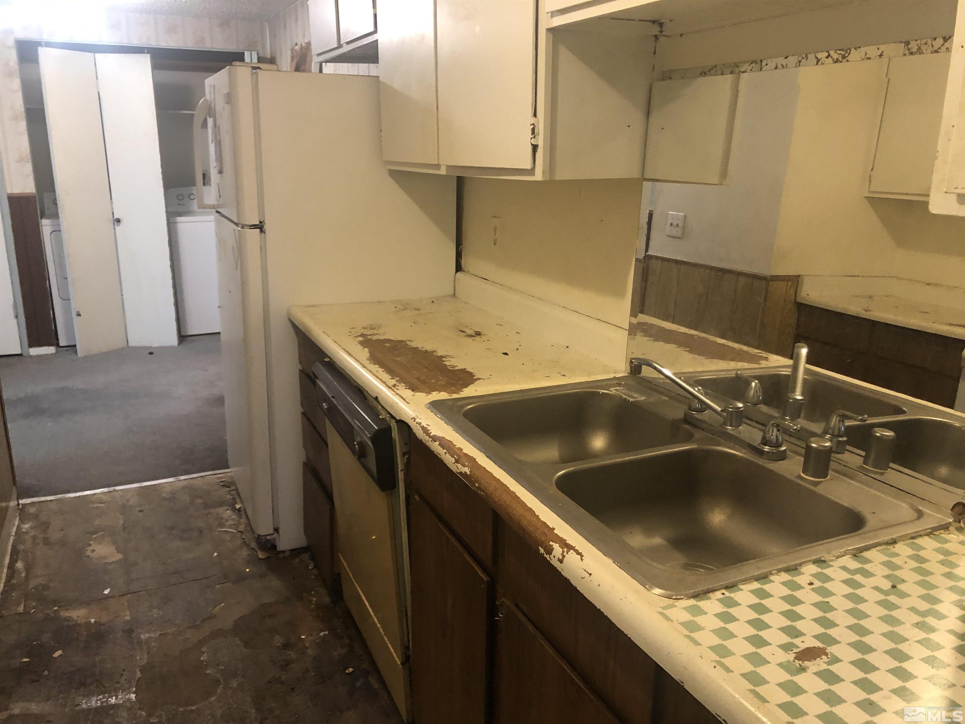 Photo #3: 240005802 Listing 