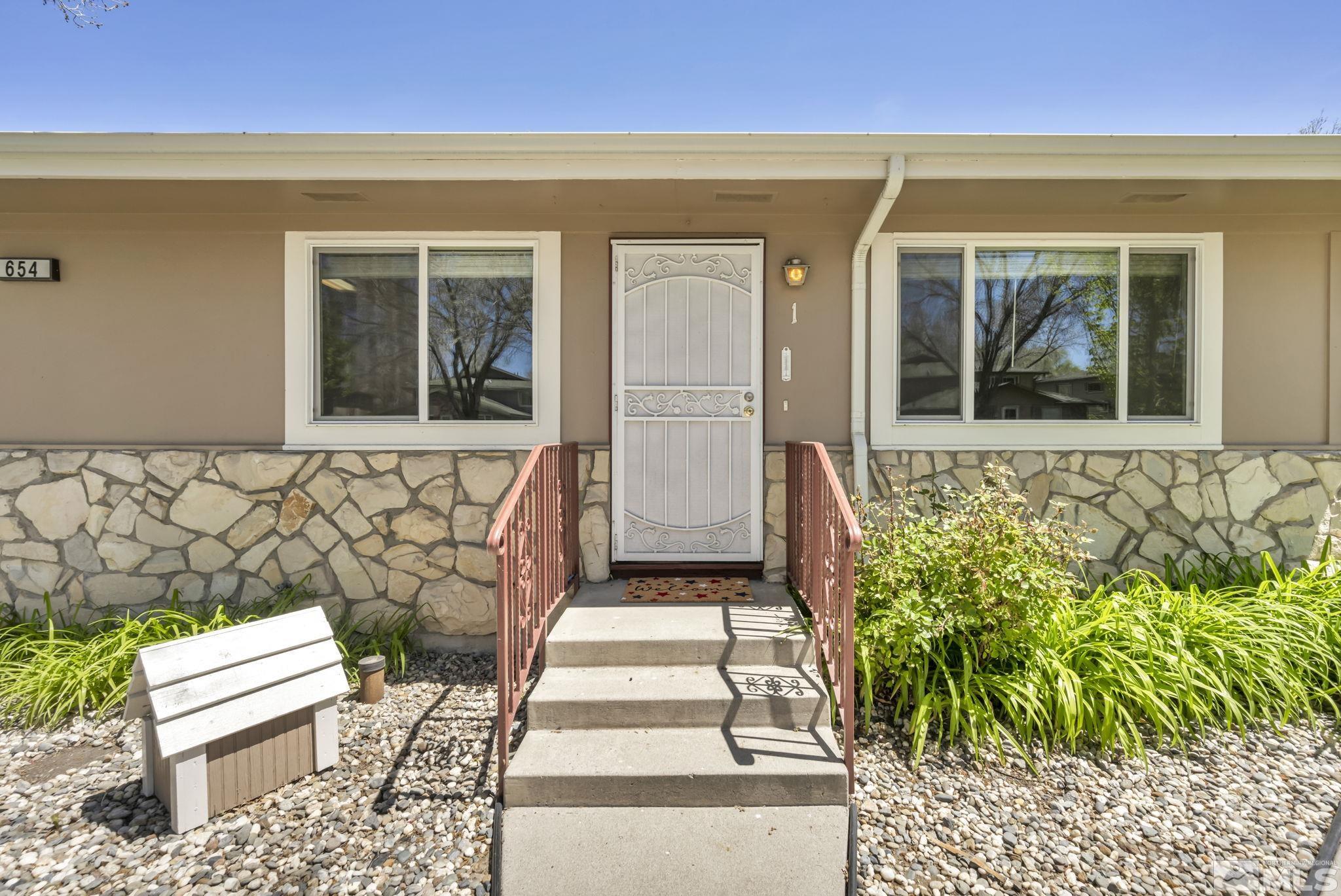Photo #2: 240005867 Listing 