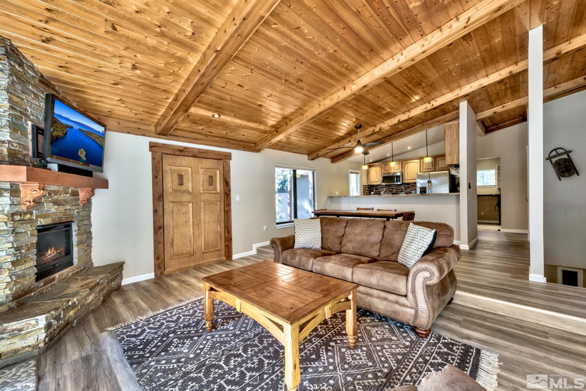 Photo #3: 240005869 Listing 