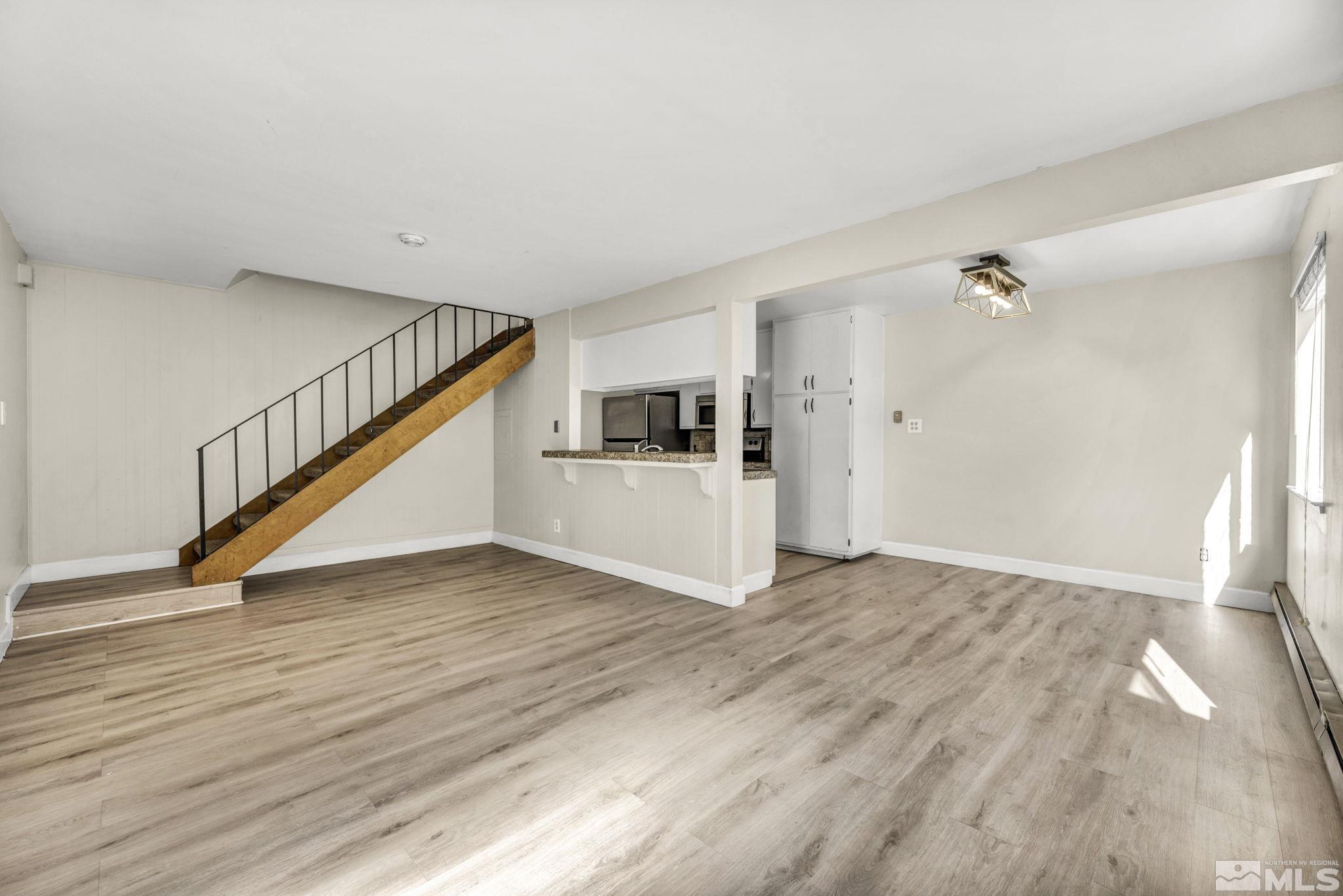 Photo #3: 240005892 Listing 