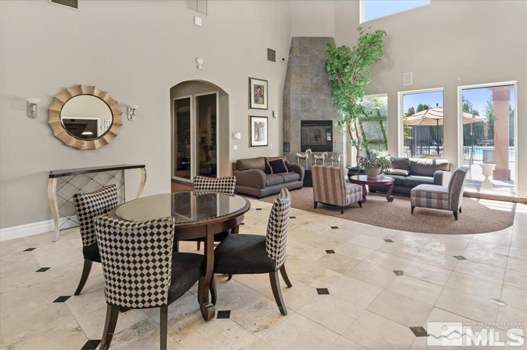 Photo #2: 240006036 Listing 