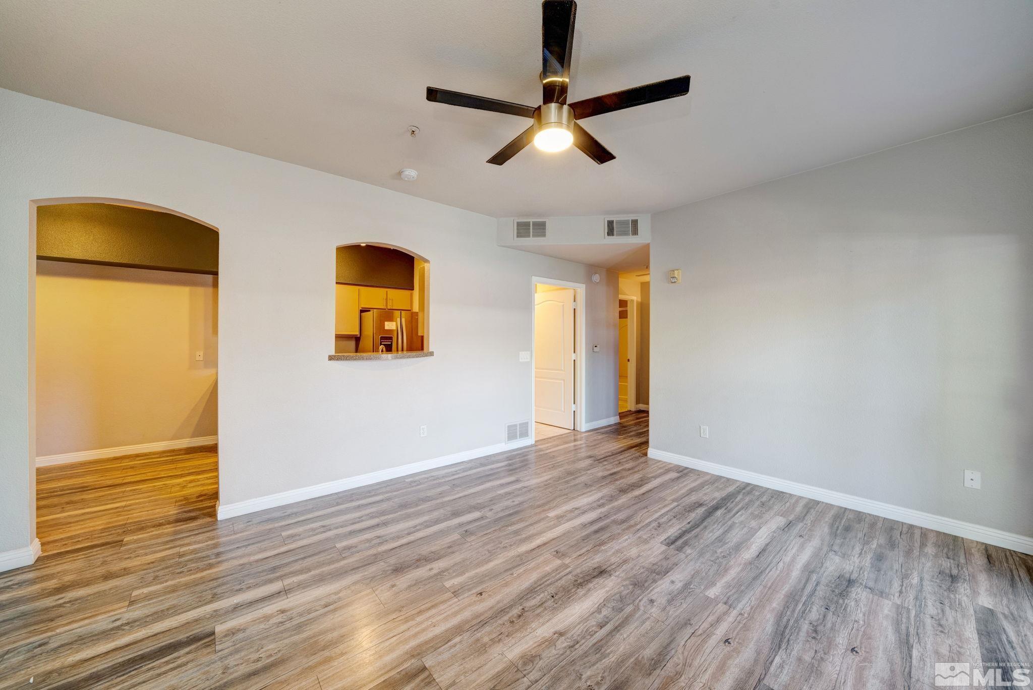 Photo #5: 240006036 Listing 