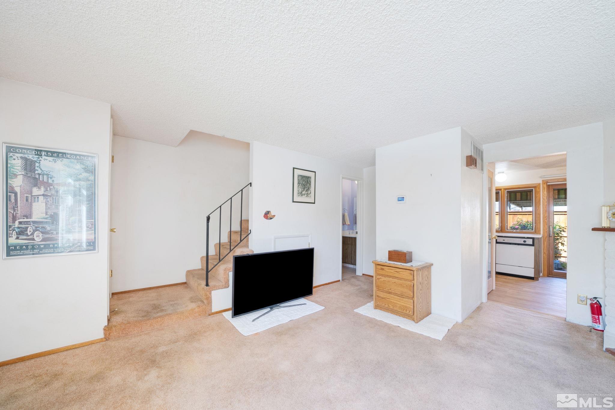 Photo #4: 240006073 Listing 