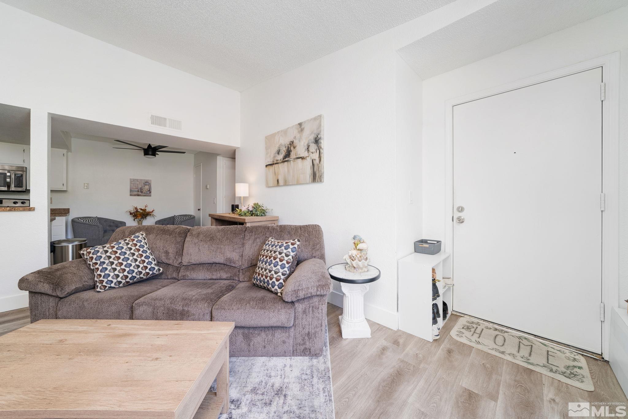 Photo #4: 240006149 Listing 