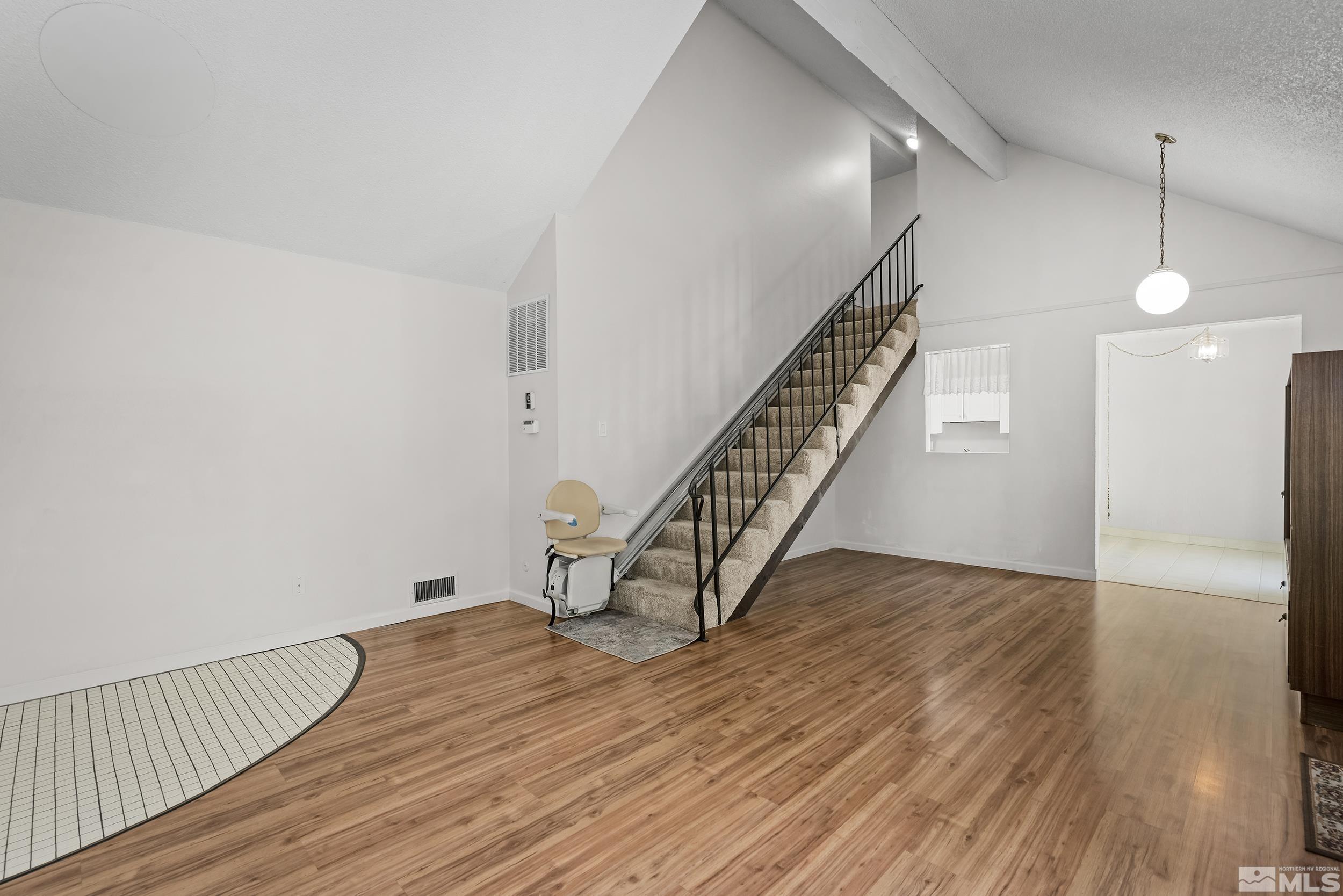 Photo #5: 240006265 Listing 