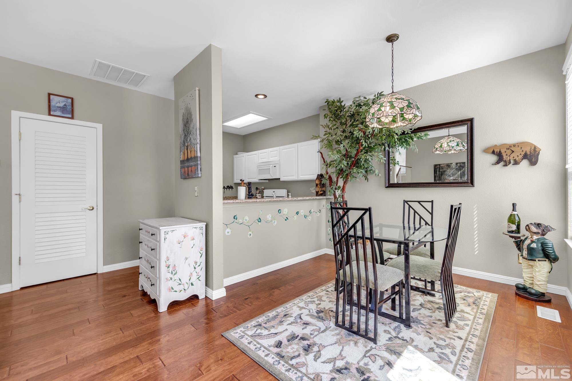 Photo #6: 240006765 Listing 