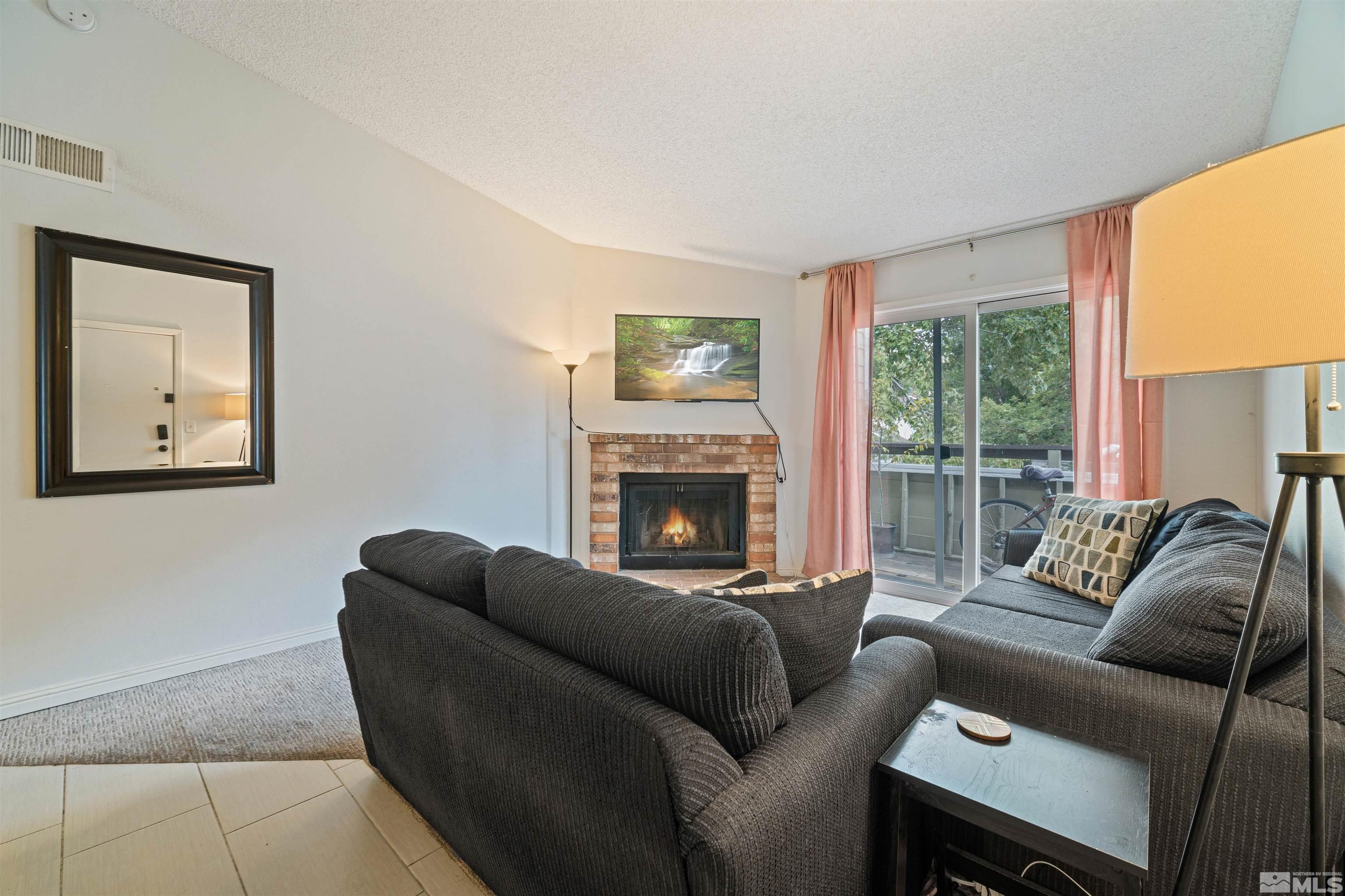 Photo #5: 240006860 Listing 