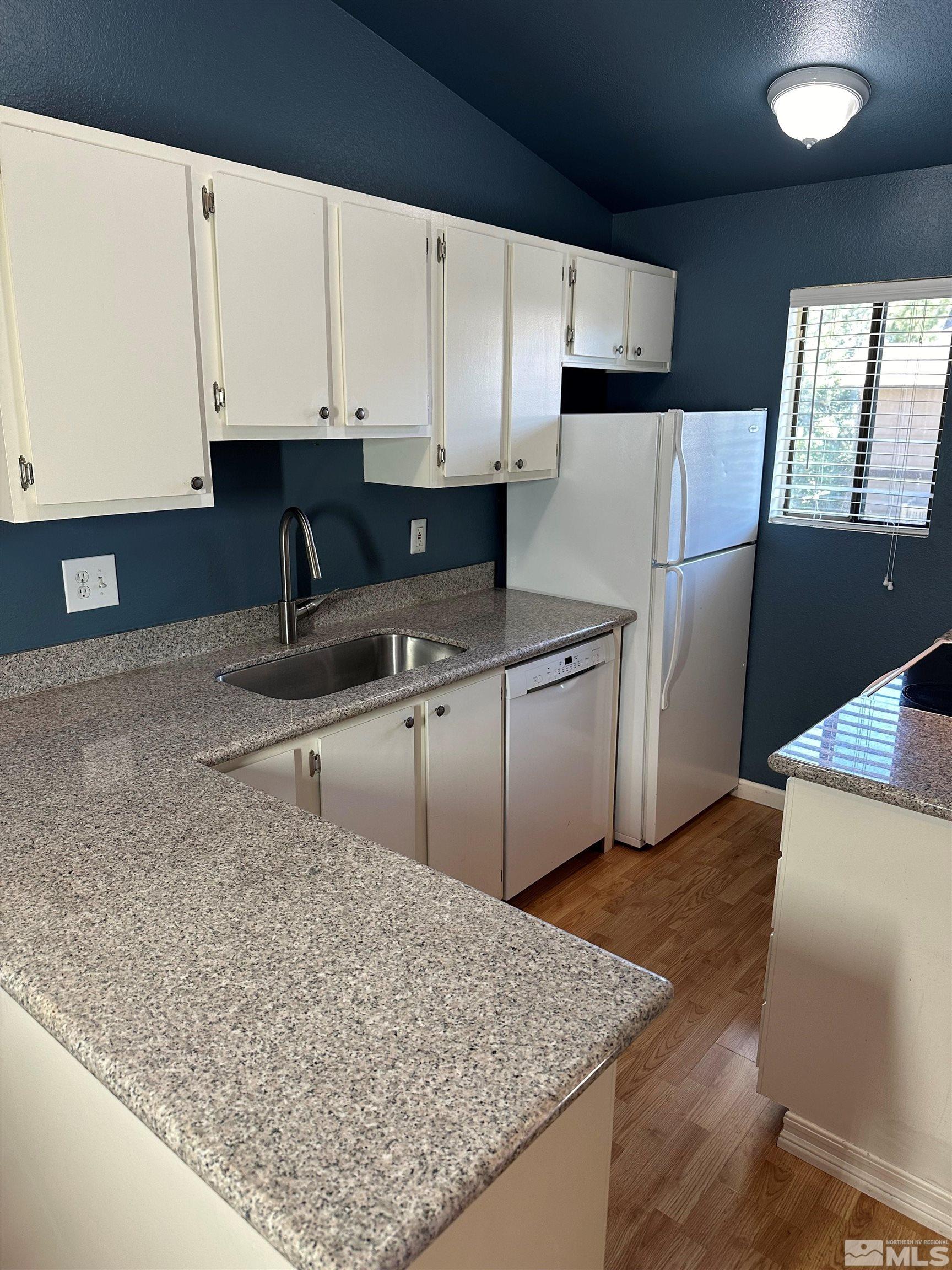 Photo #3: 240006926 Listing 