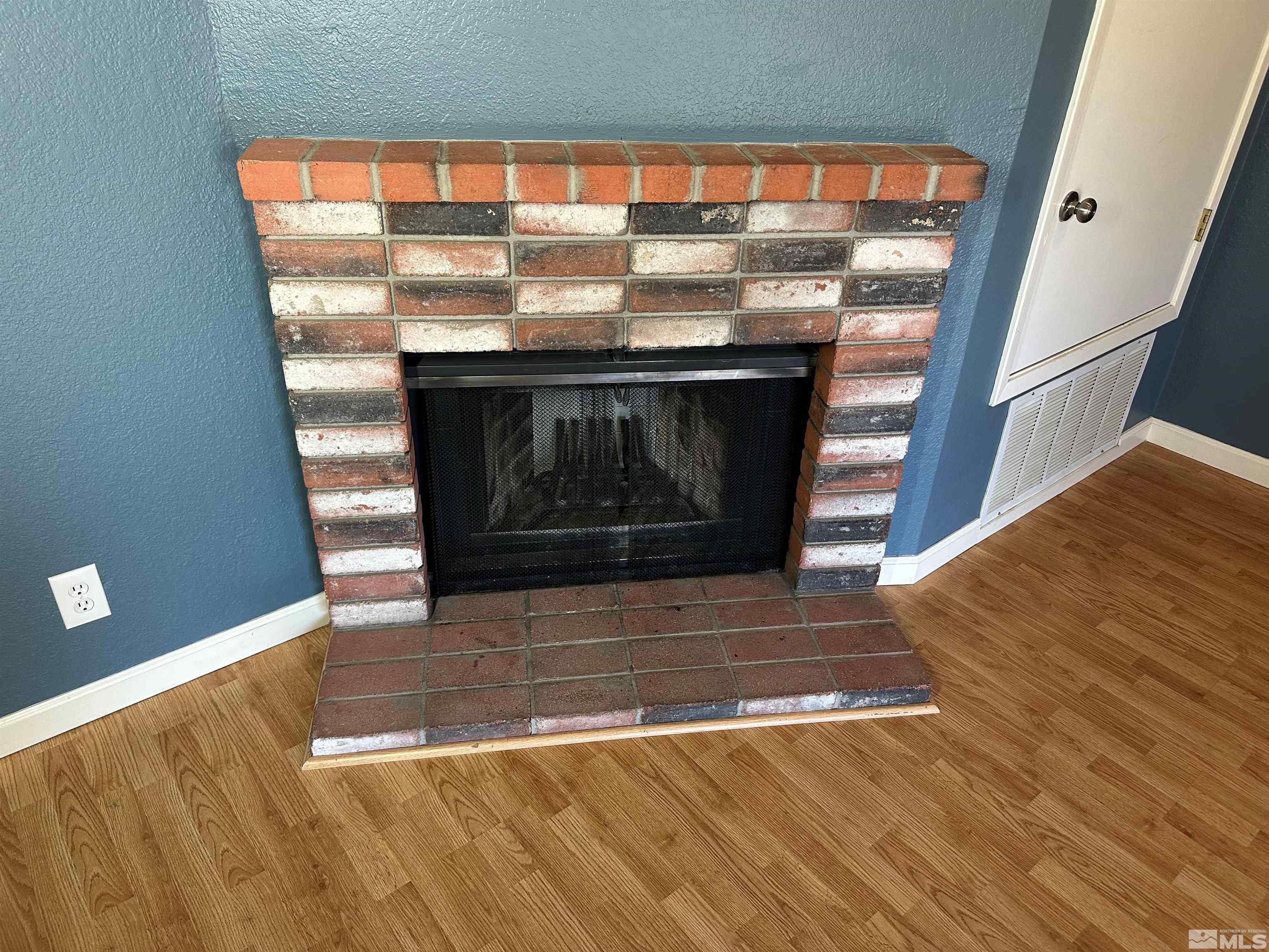 Photo #5: 240006926 Listing 
