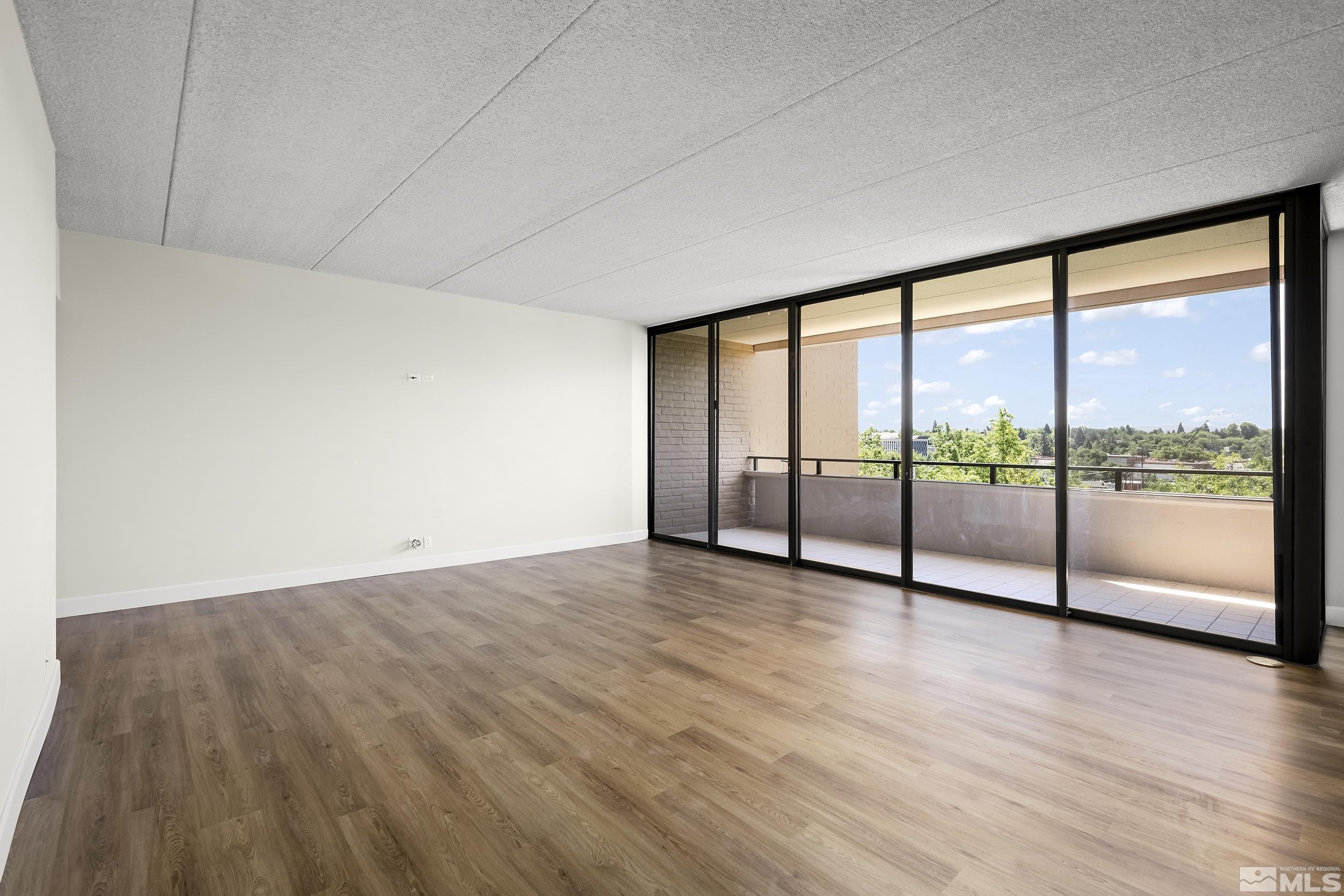 Photo #2: 240007154 Listing 