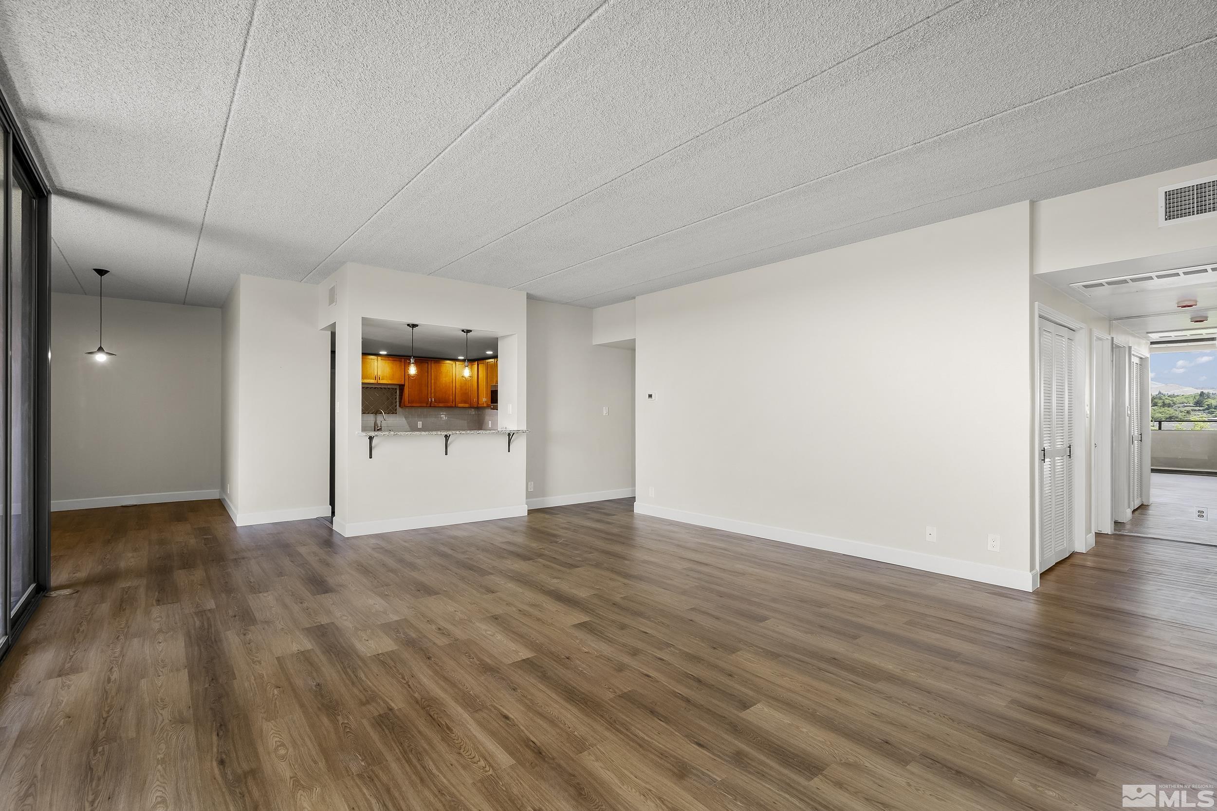 Photo #3: 240007154 Listing 