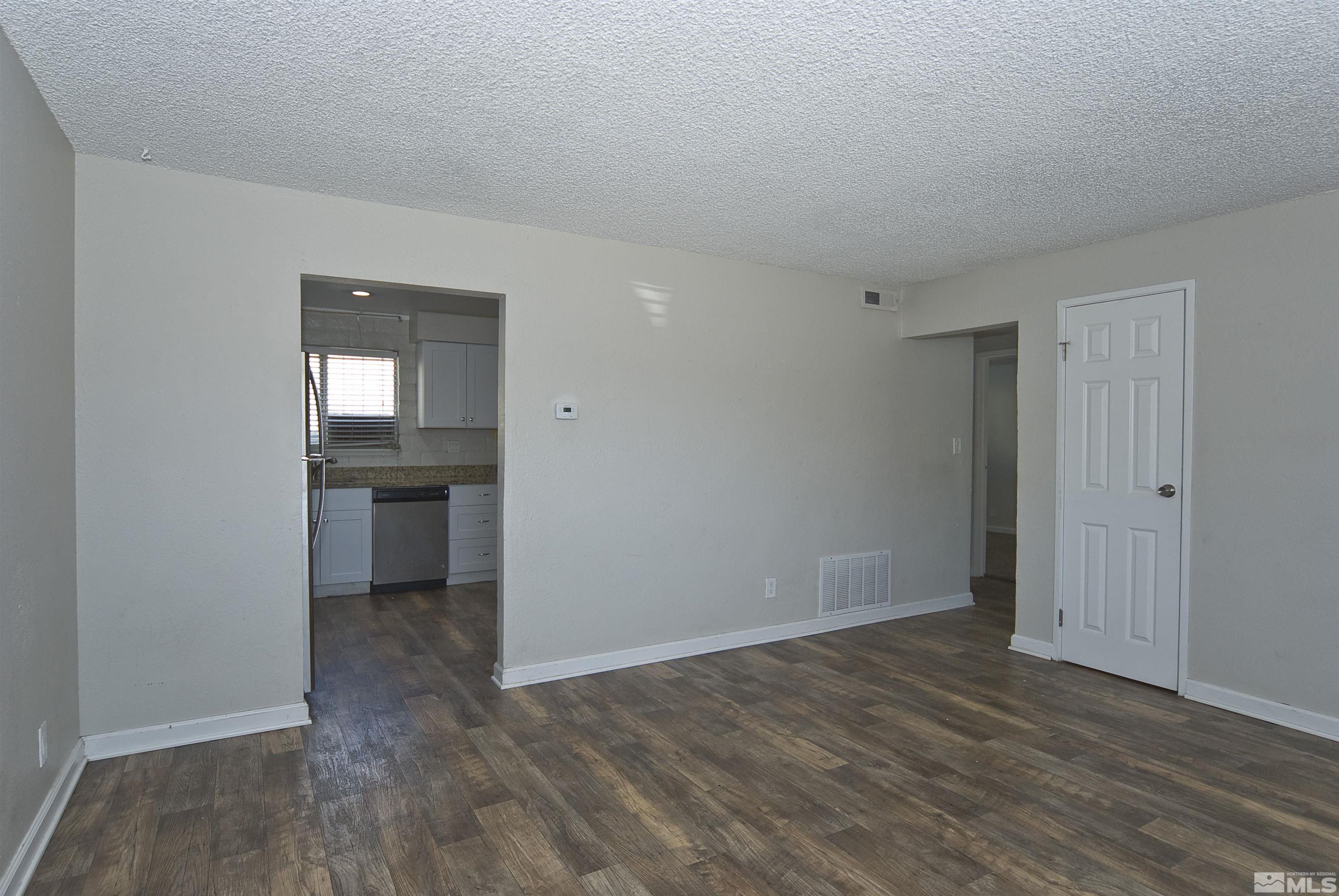 Photo #2: 240007170 Listing 