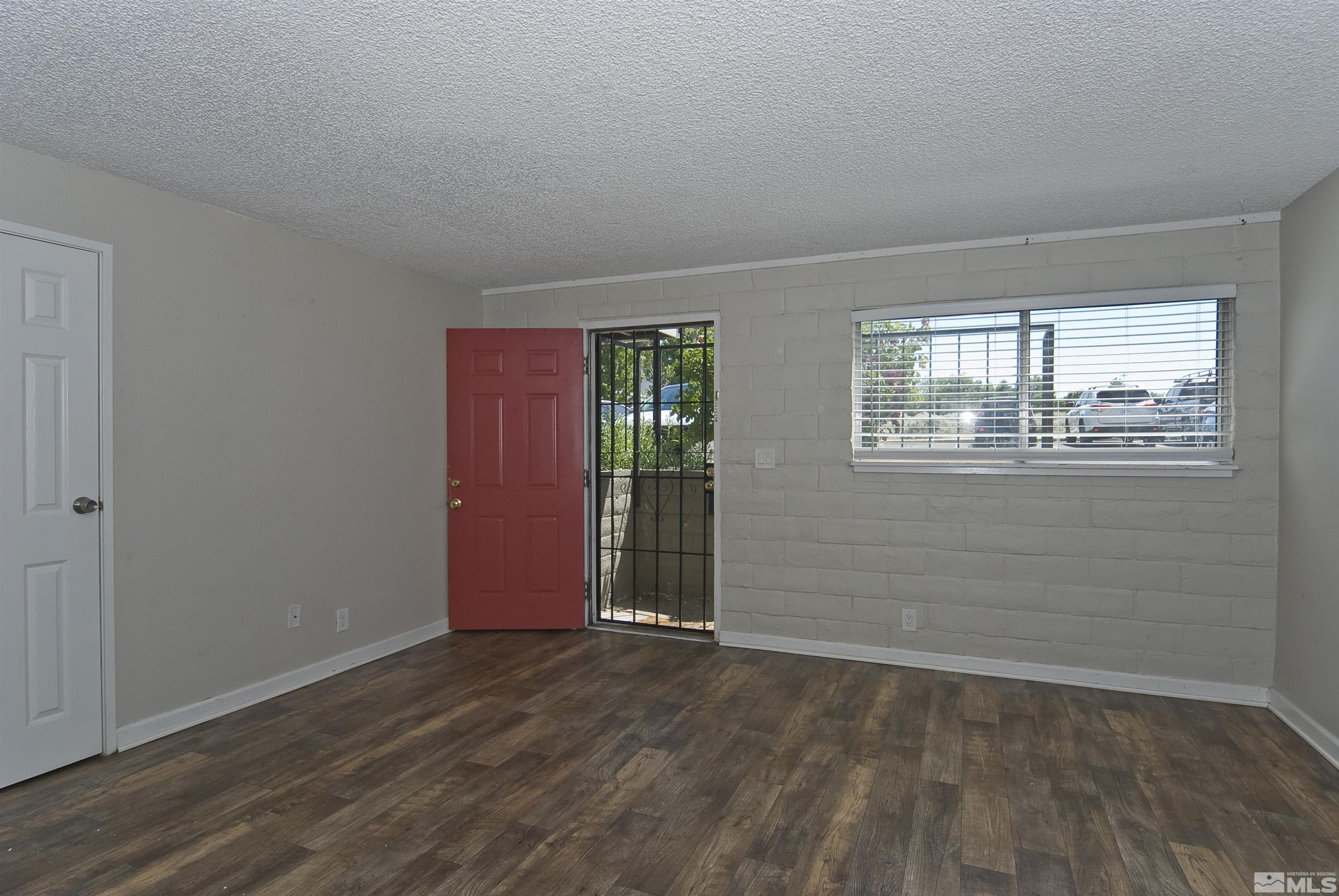 Photo #3: 240007170 Listing 