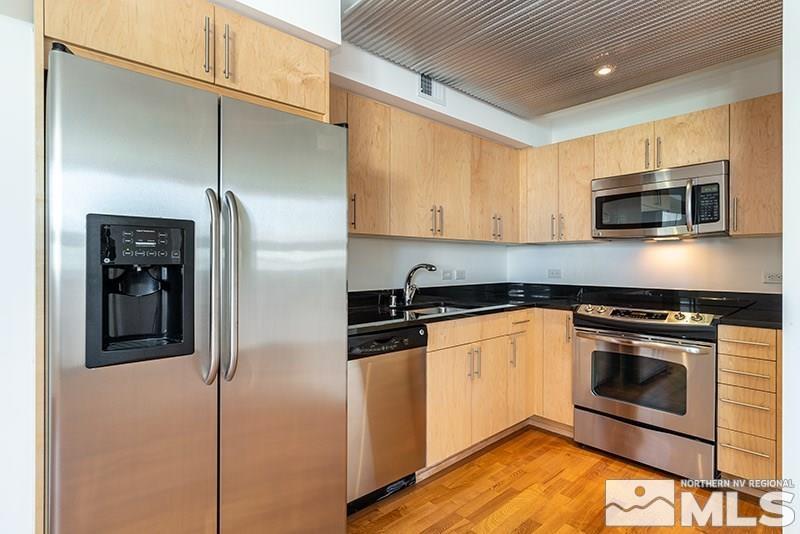 Photo #3: 240007205 Listing 