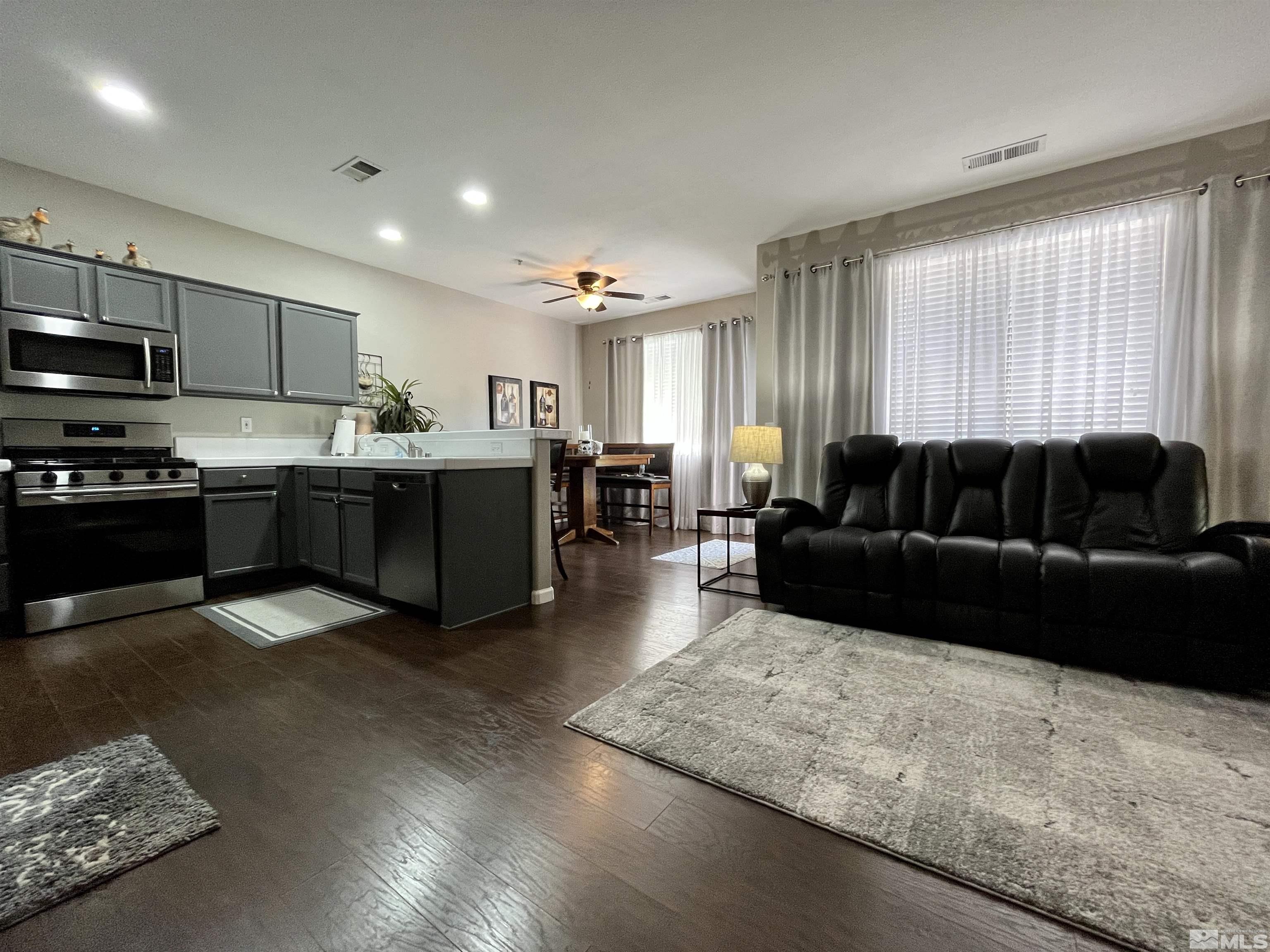 Photo #2: 240007250 Listing 