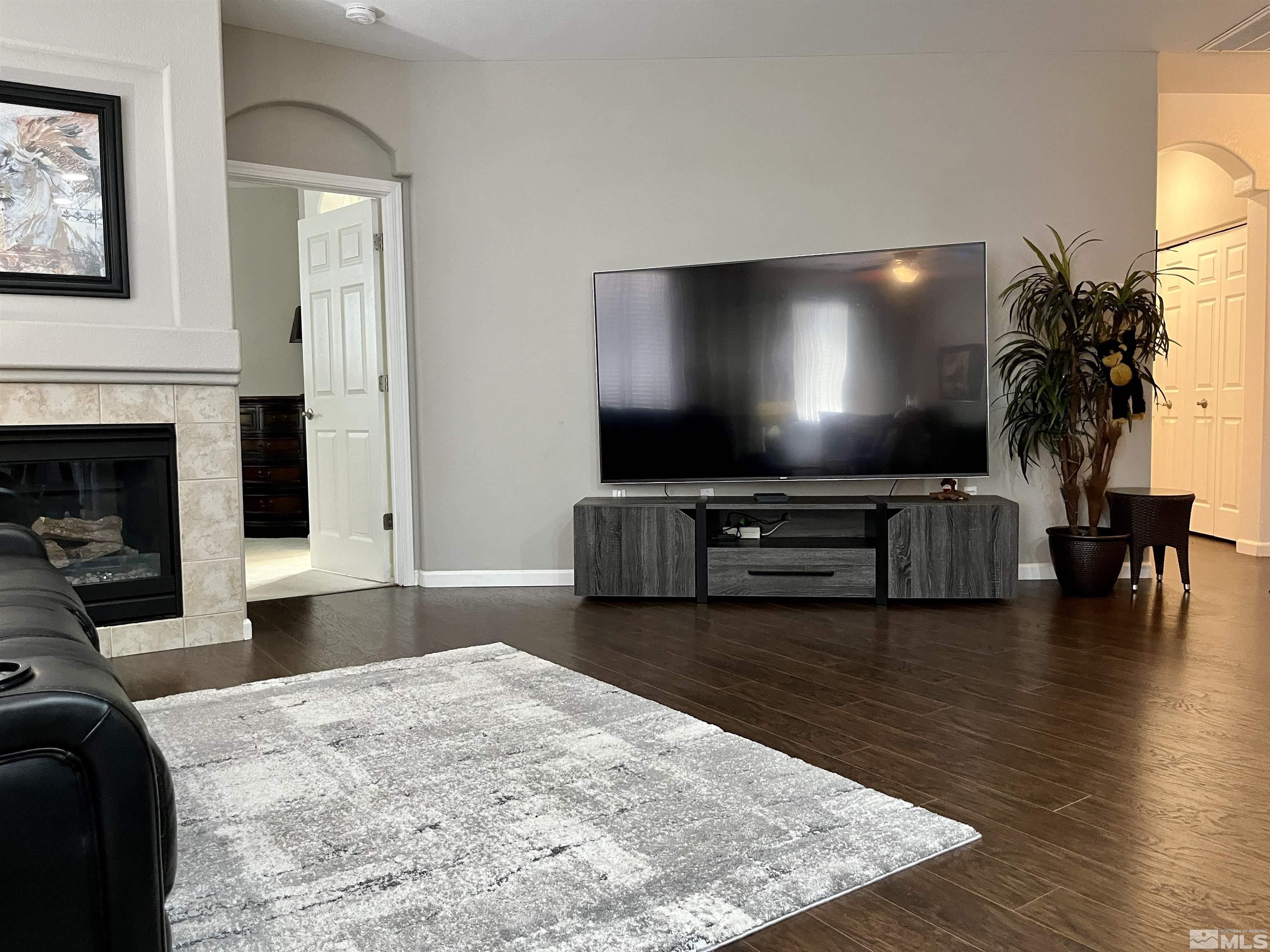 Photo #3: 240007250 Listing 