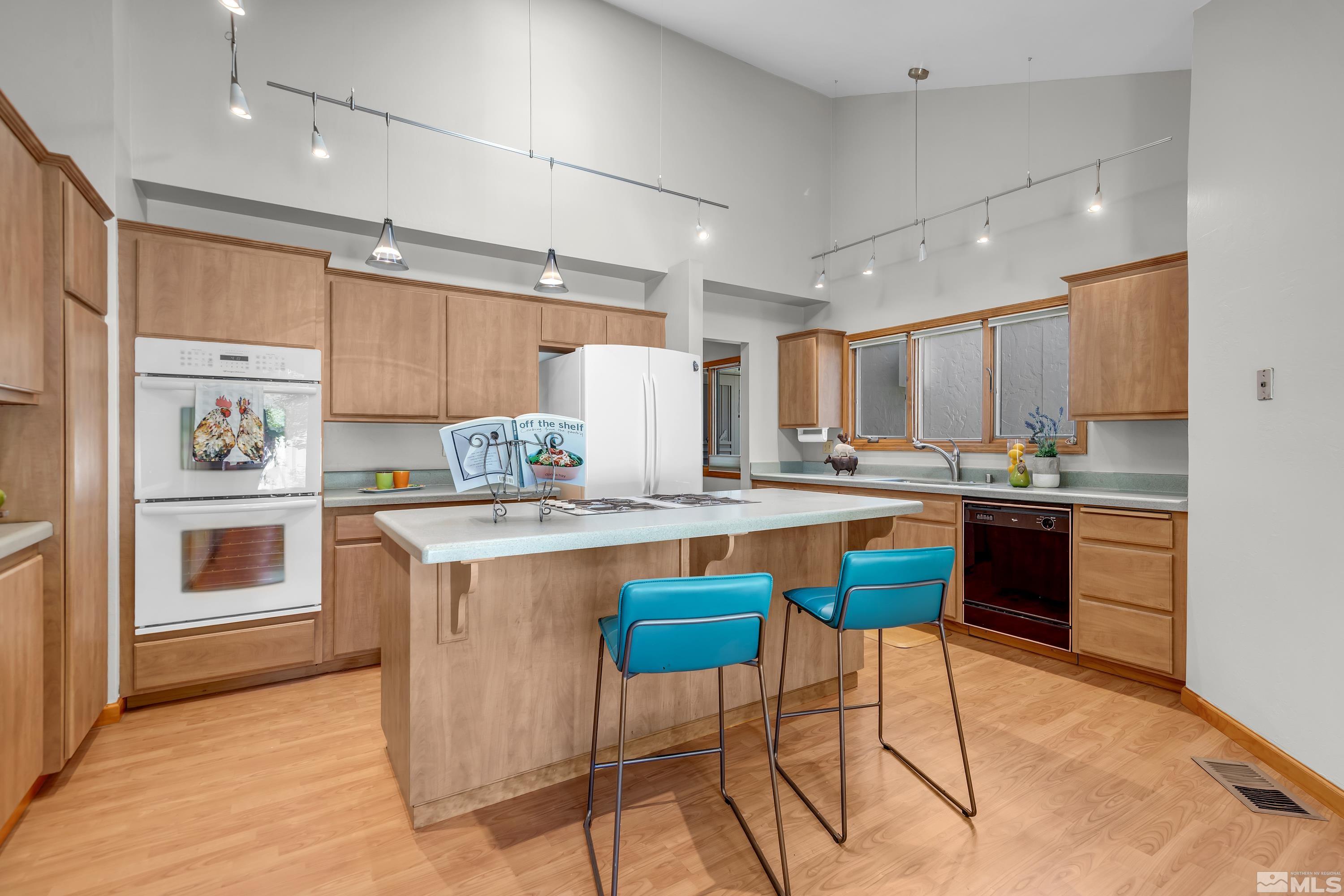 Photo #6: 240007317 Listing 