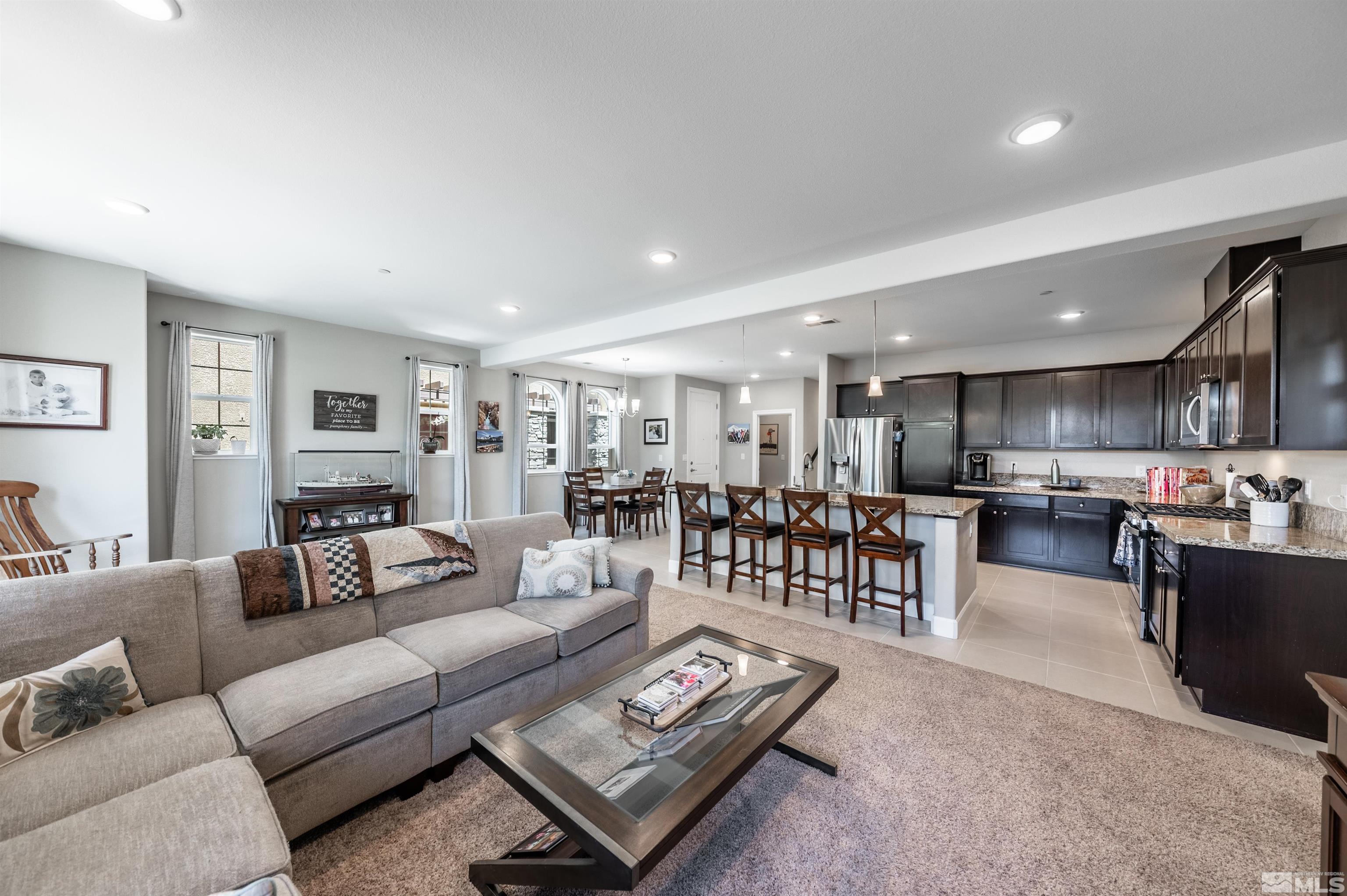 Photo #2: 240007421 Listing 