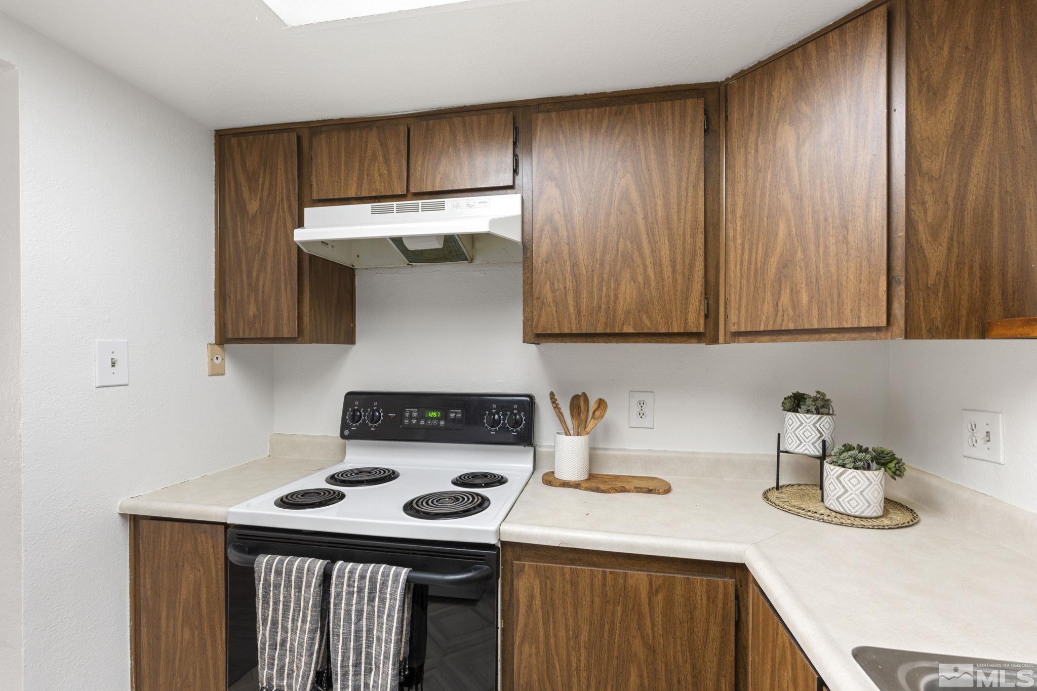 Photo #6: 240007422 Listing 