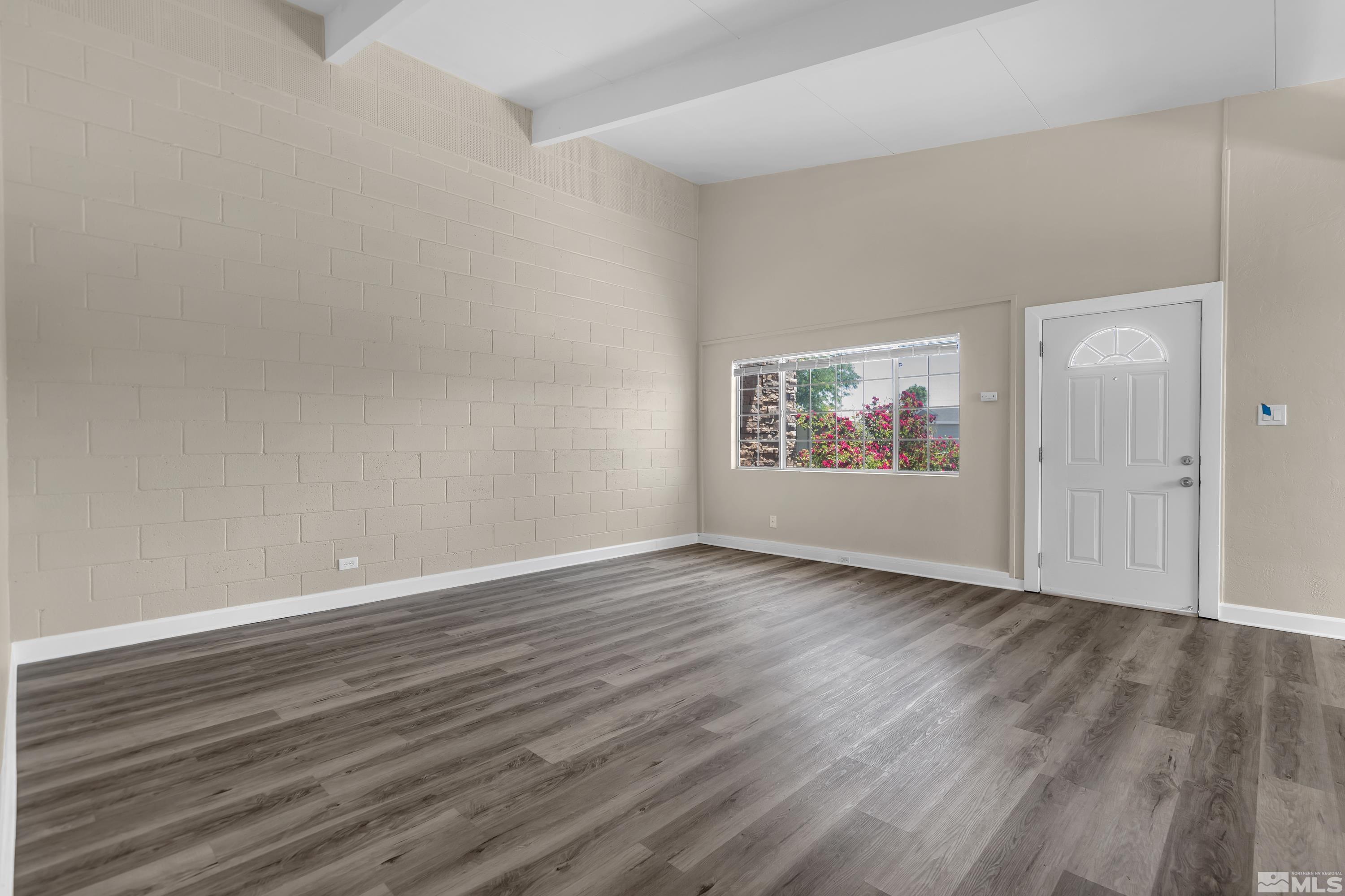 Photo #5: 240007508 Listing 