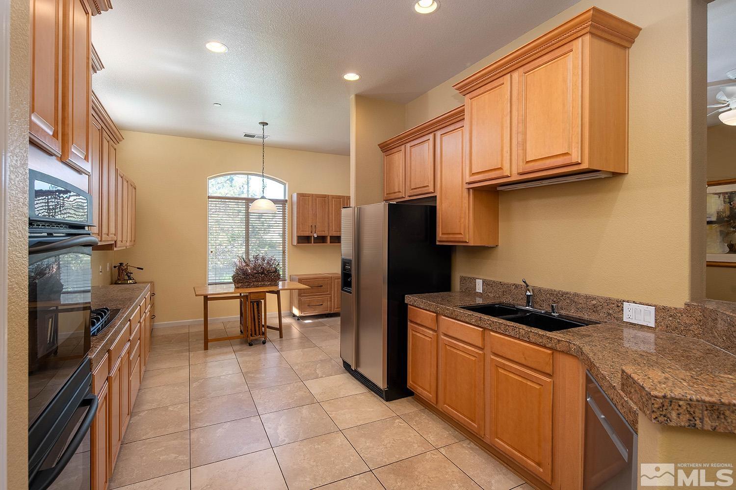 Photo #5: 240007538 Listing 
