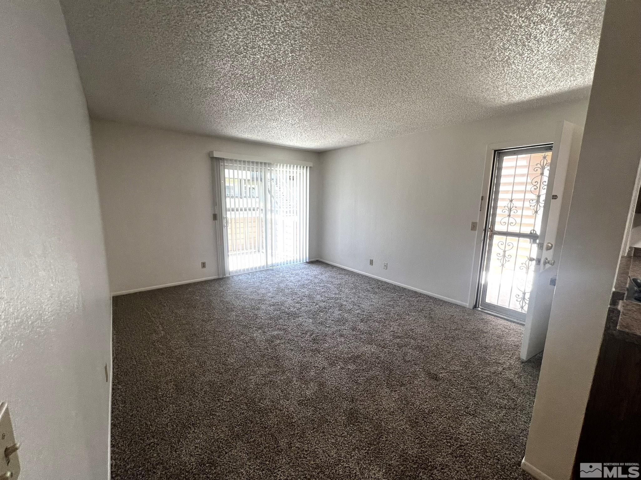 Photo #2: 240007579 Listing 
