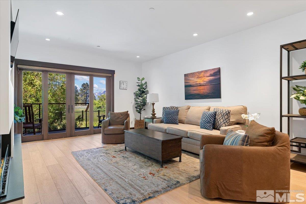 Photo #3: 240007594 Listing 
