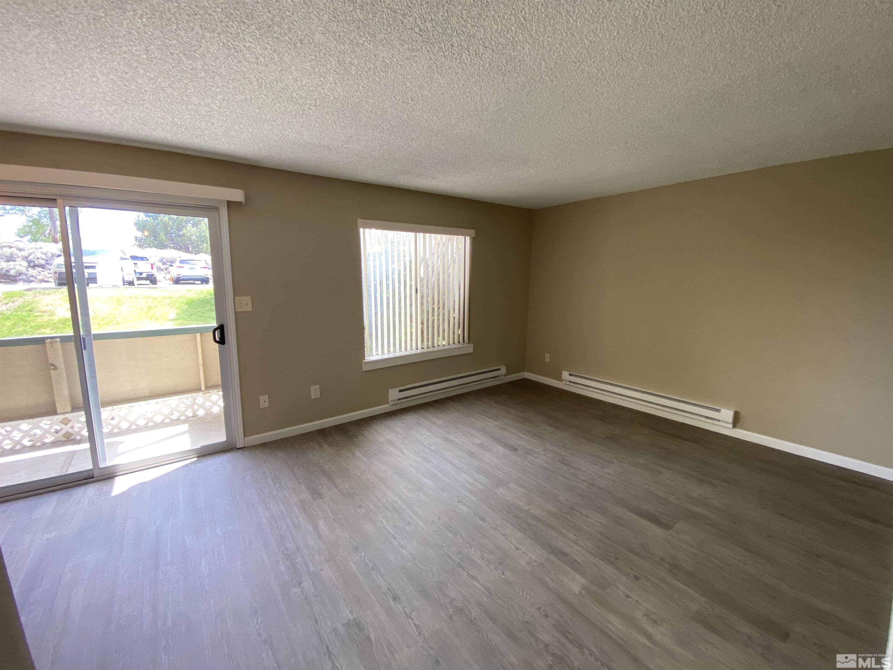 Photo #2: 240007608 Listing 
