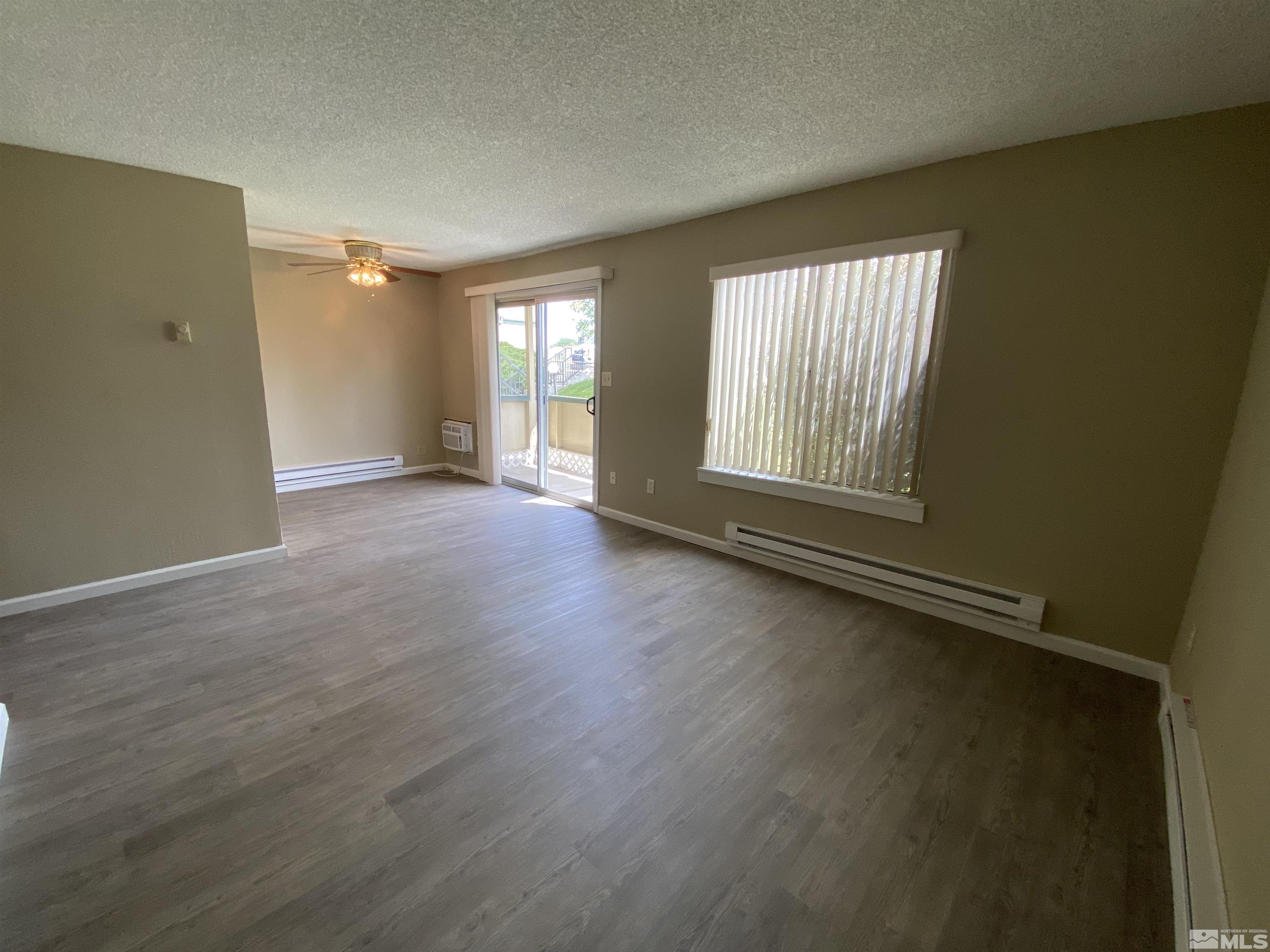 Photo #3: 240007608 Listing 