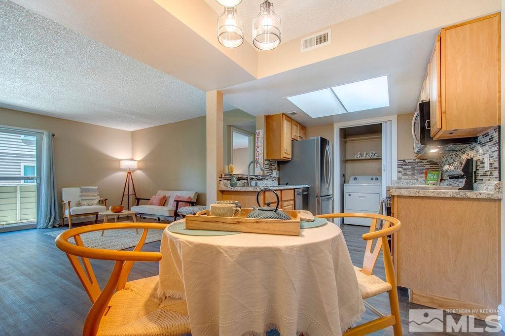 Photo #3: 240007637 Listing 