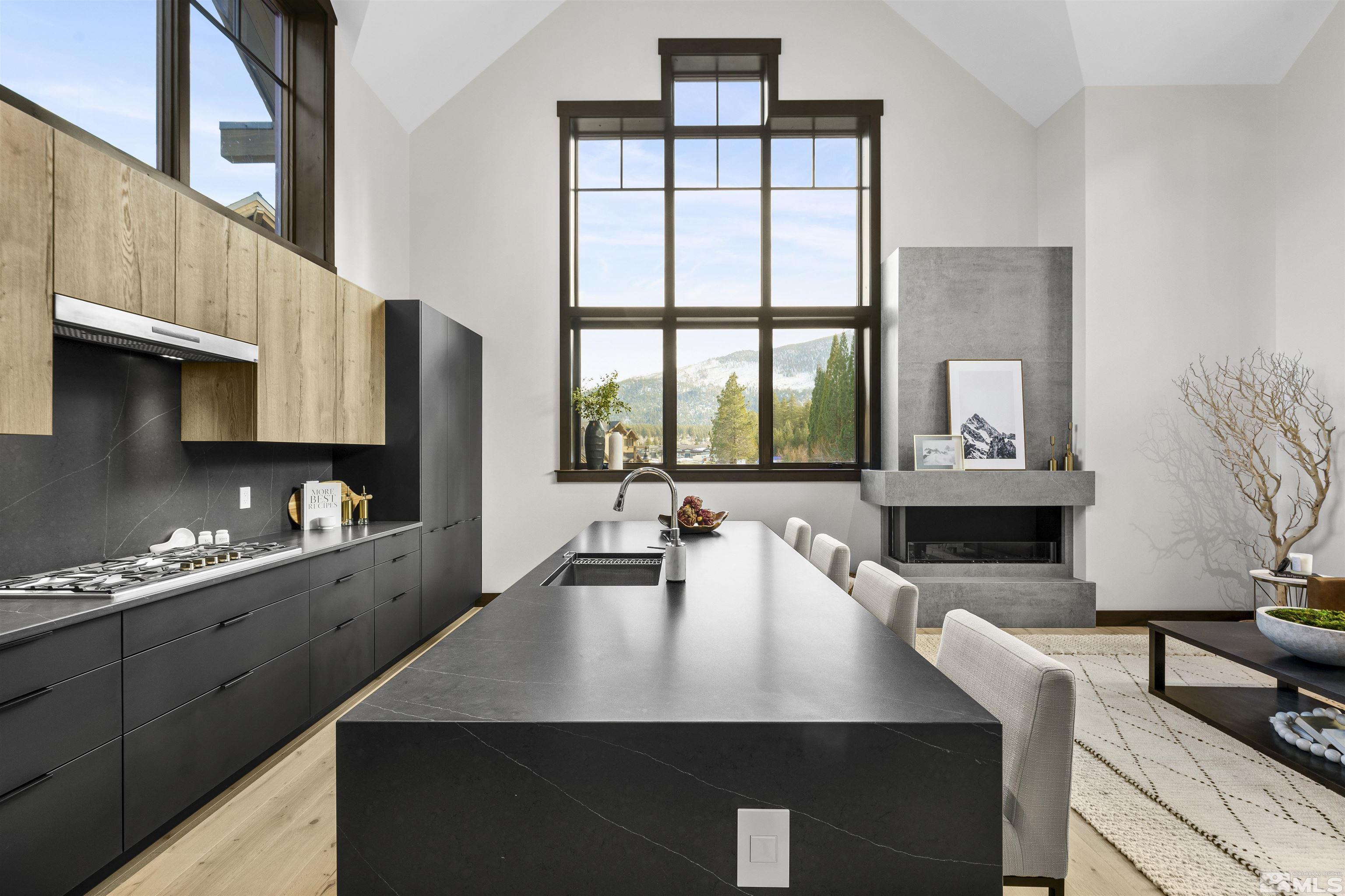 Photo #3: 240007655 Listing 