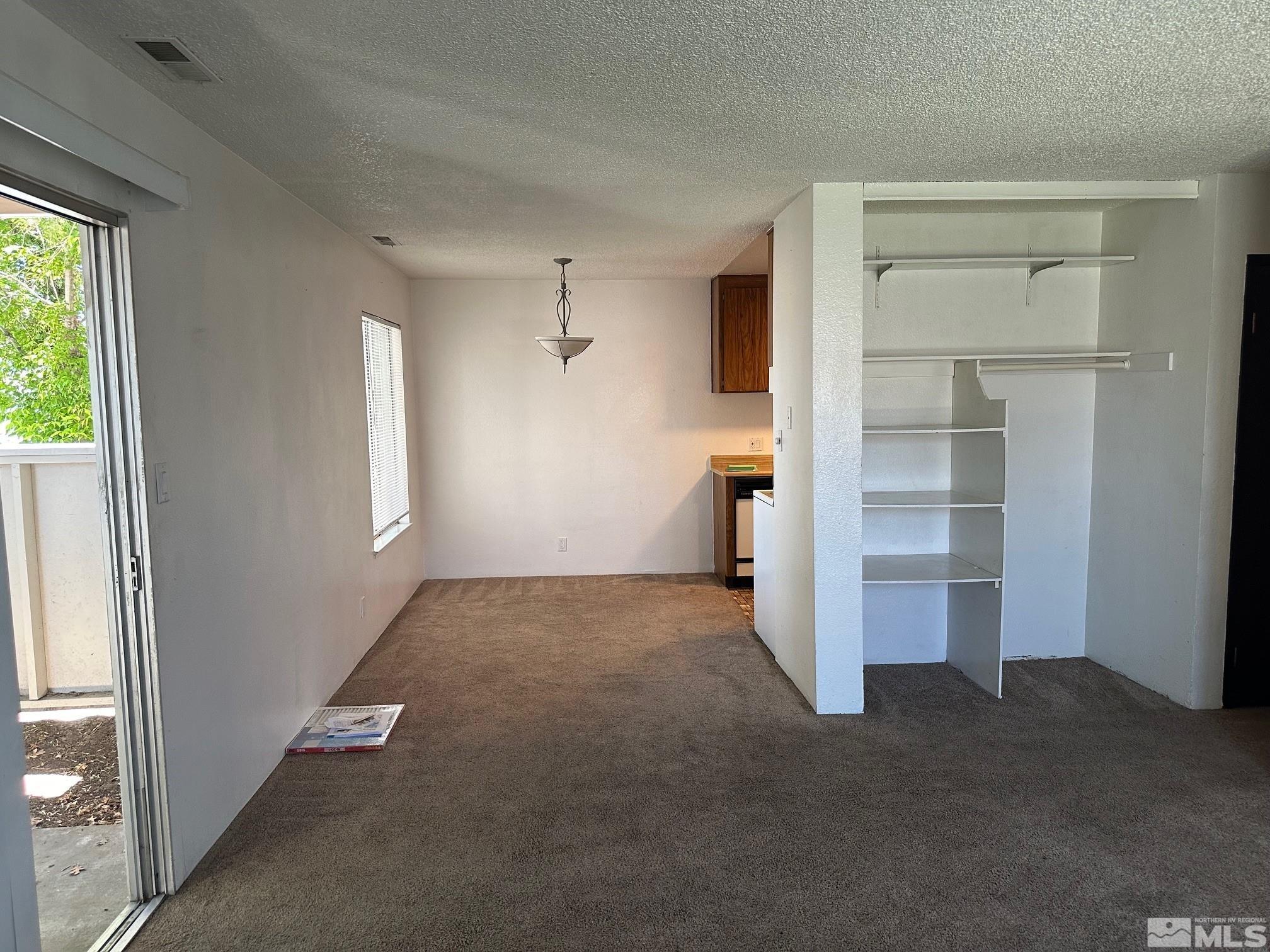 Photo #4: 240007701 Listing 