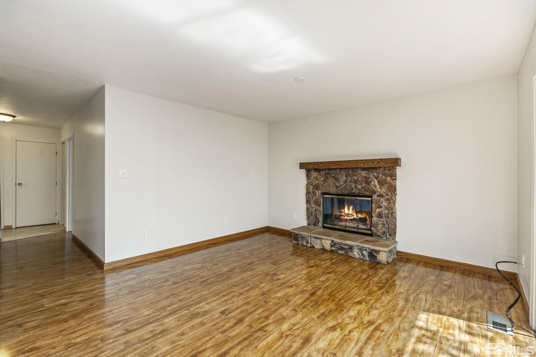 Photo #6: 240007745 Listing 
