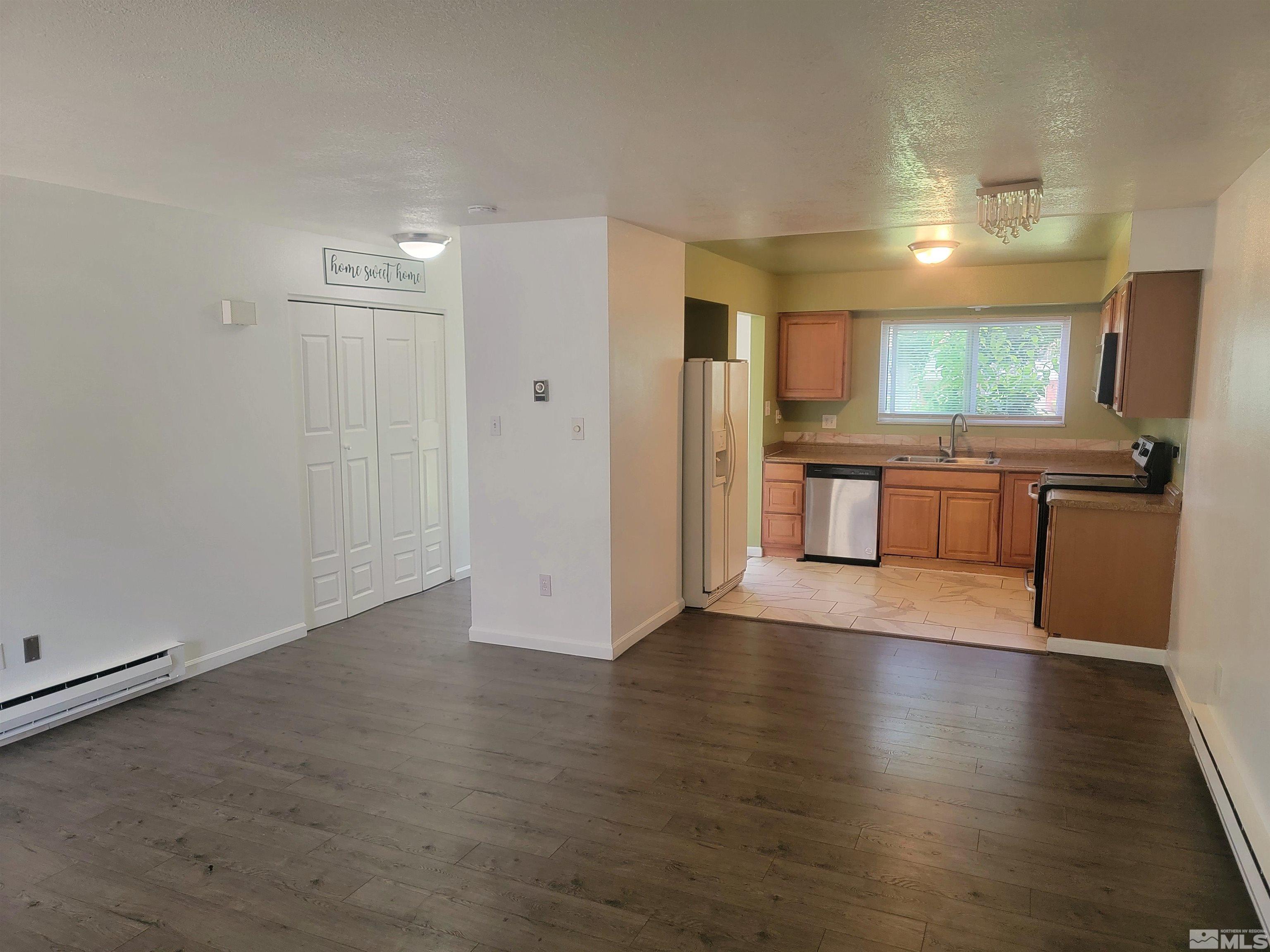 Photo #4: 240007829 Listing 
