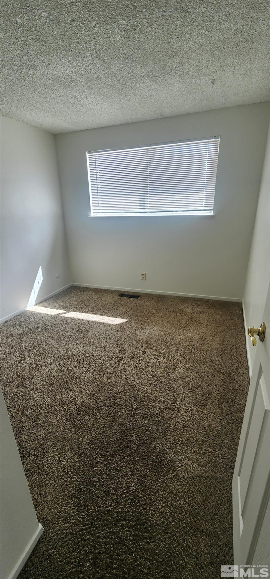 Photo #5: 240007913 Listing 