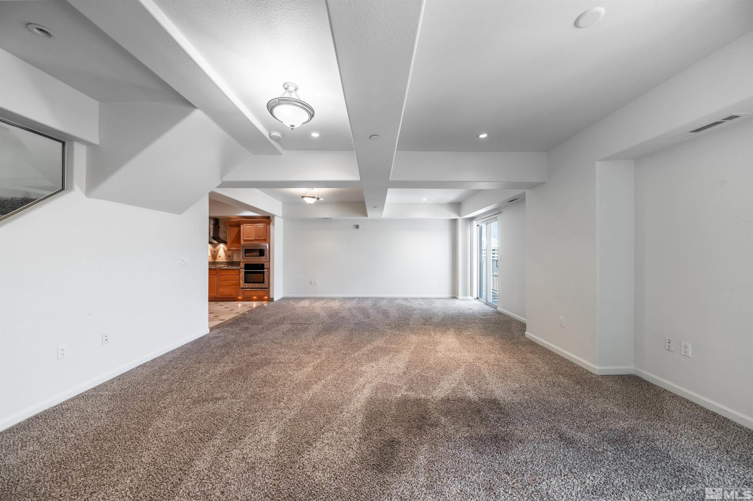 Photo #2: 240007917 Listing 