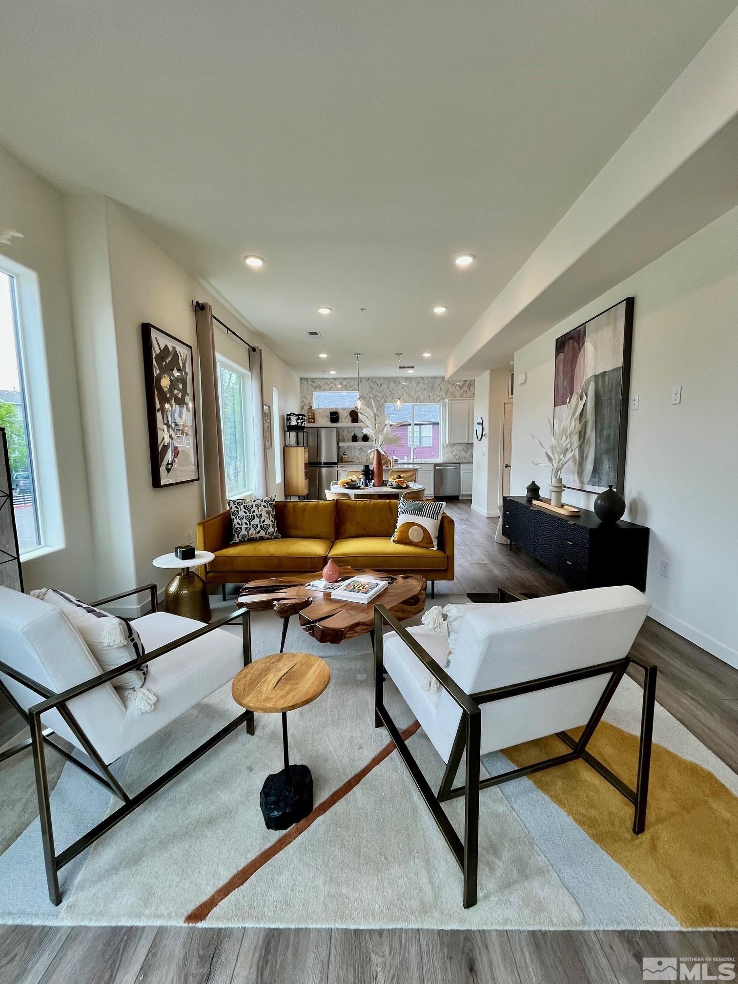 Photo #5: 240007936 Listing 